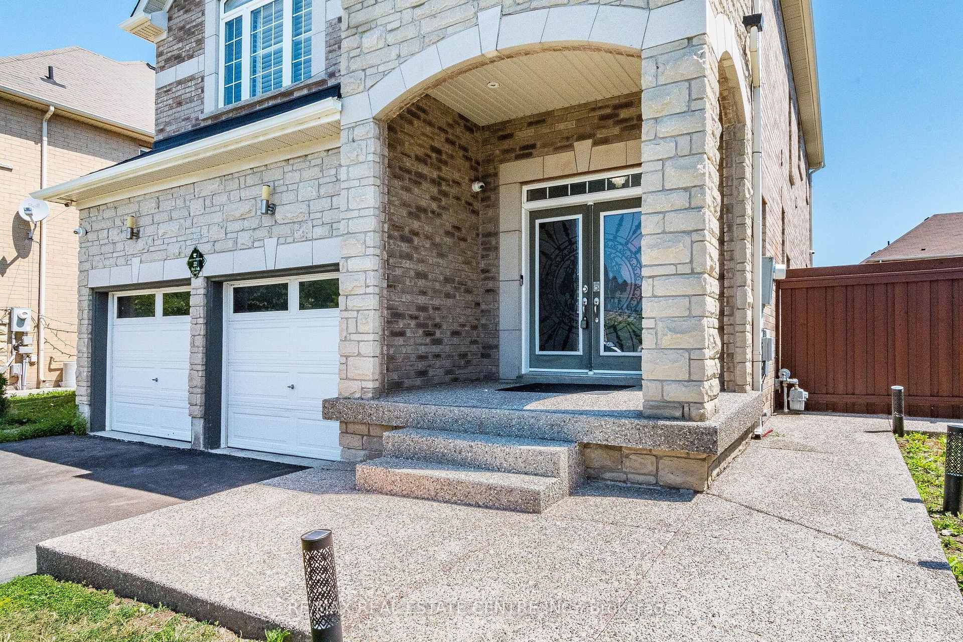 Photo 4 of 22 Red Ash Court, Brampton, Northwood Park — HOMEH