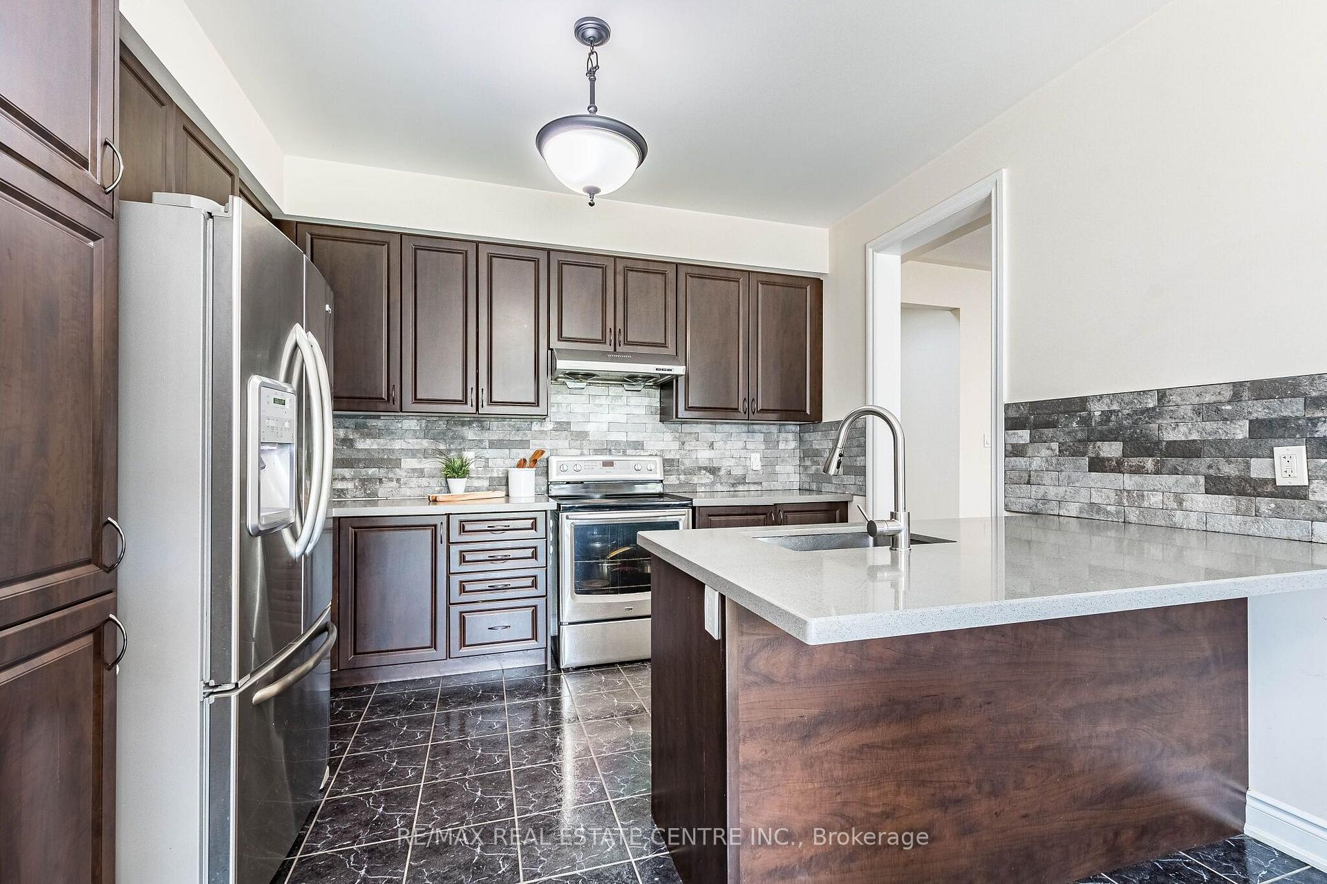 Photo 15 of 22 Red Ash Court, Brampton, Northwood Park — HOMEH