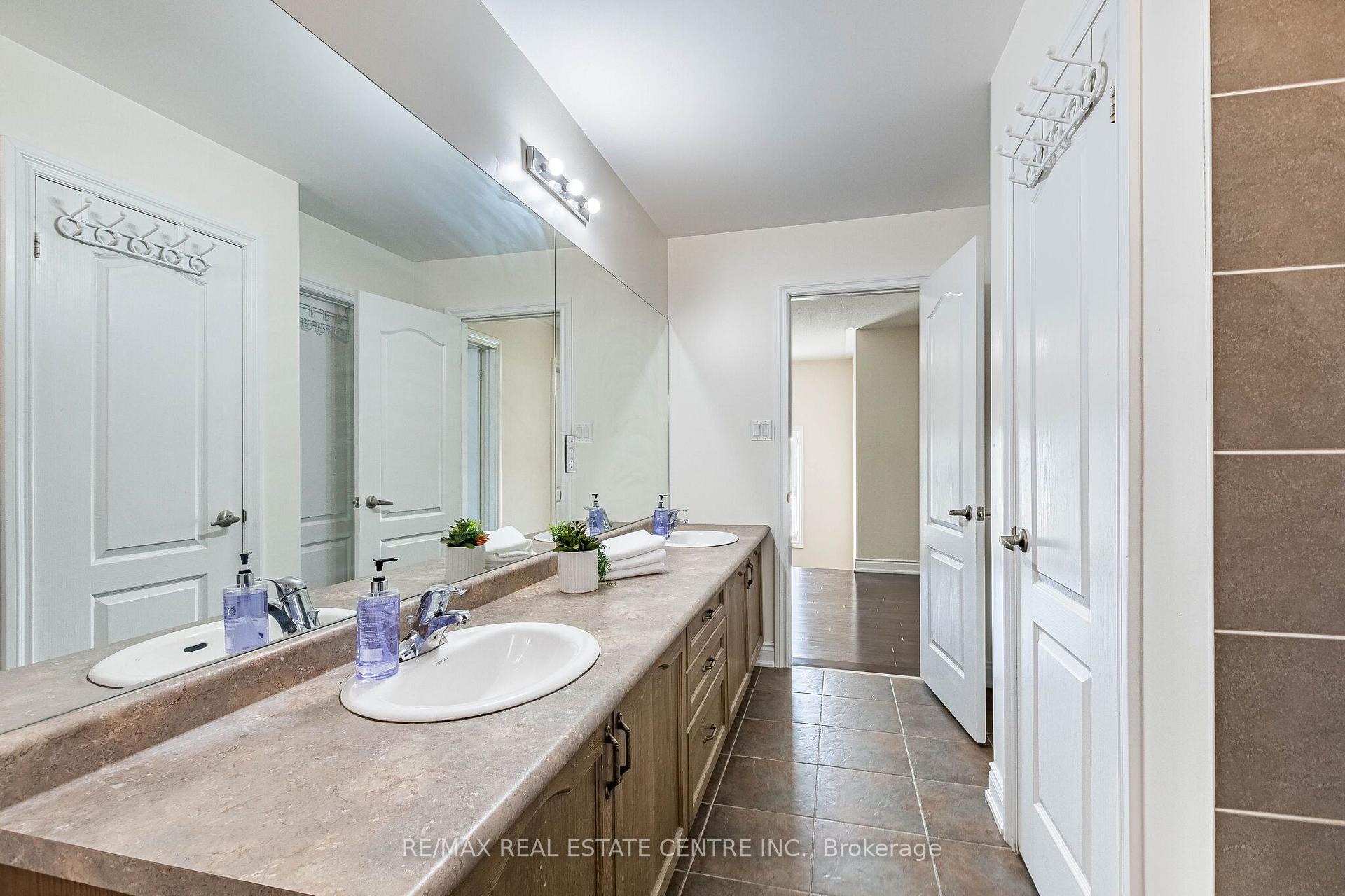 Photo 29 of 22 Red Ash Court, Brampton, Northwood Park — HOMEH