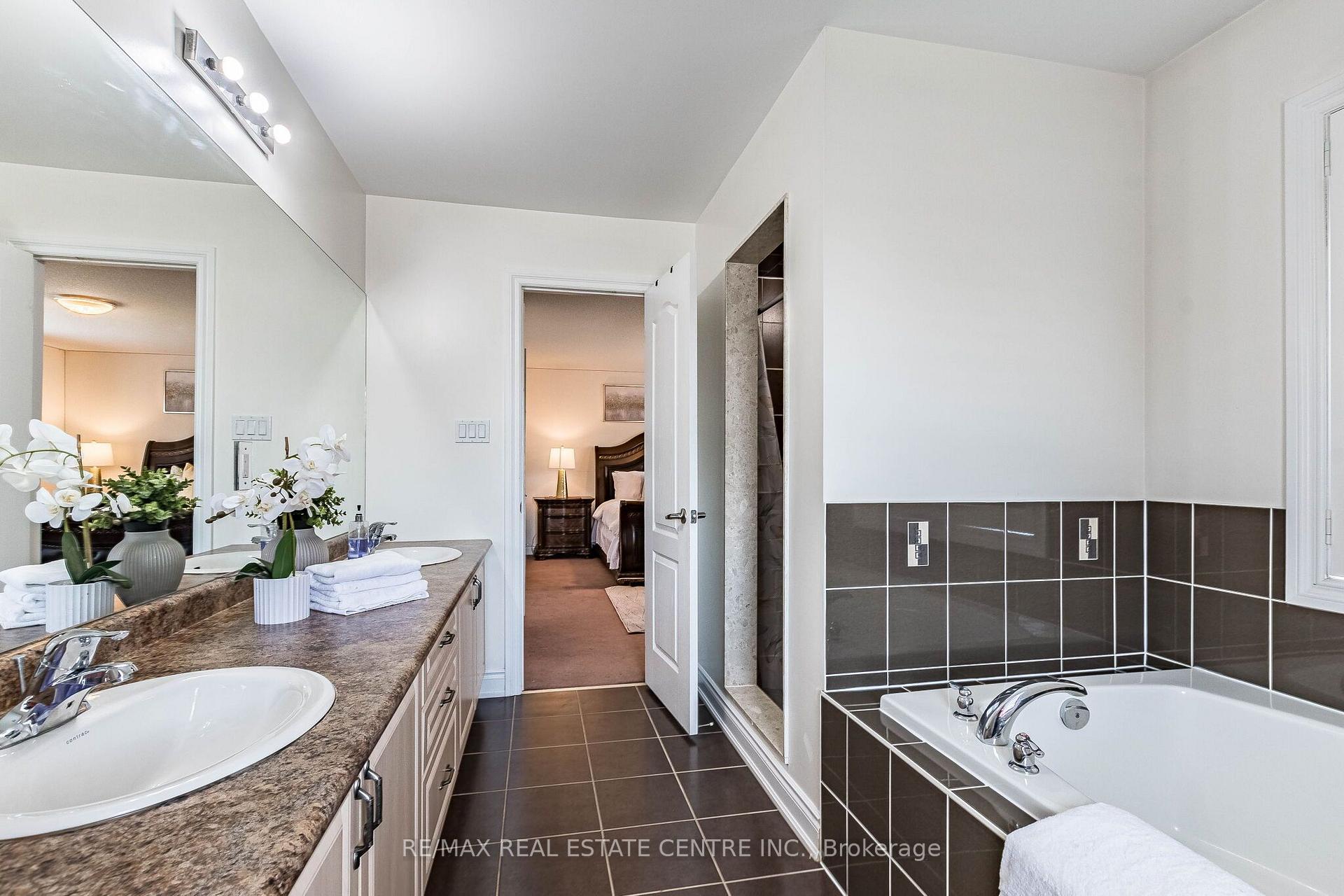 Photo 35 of 22 Red Ash Court, Brampton, Northwood Park — HOMEH
