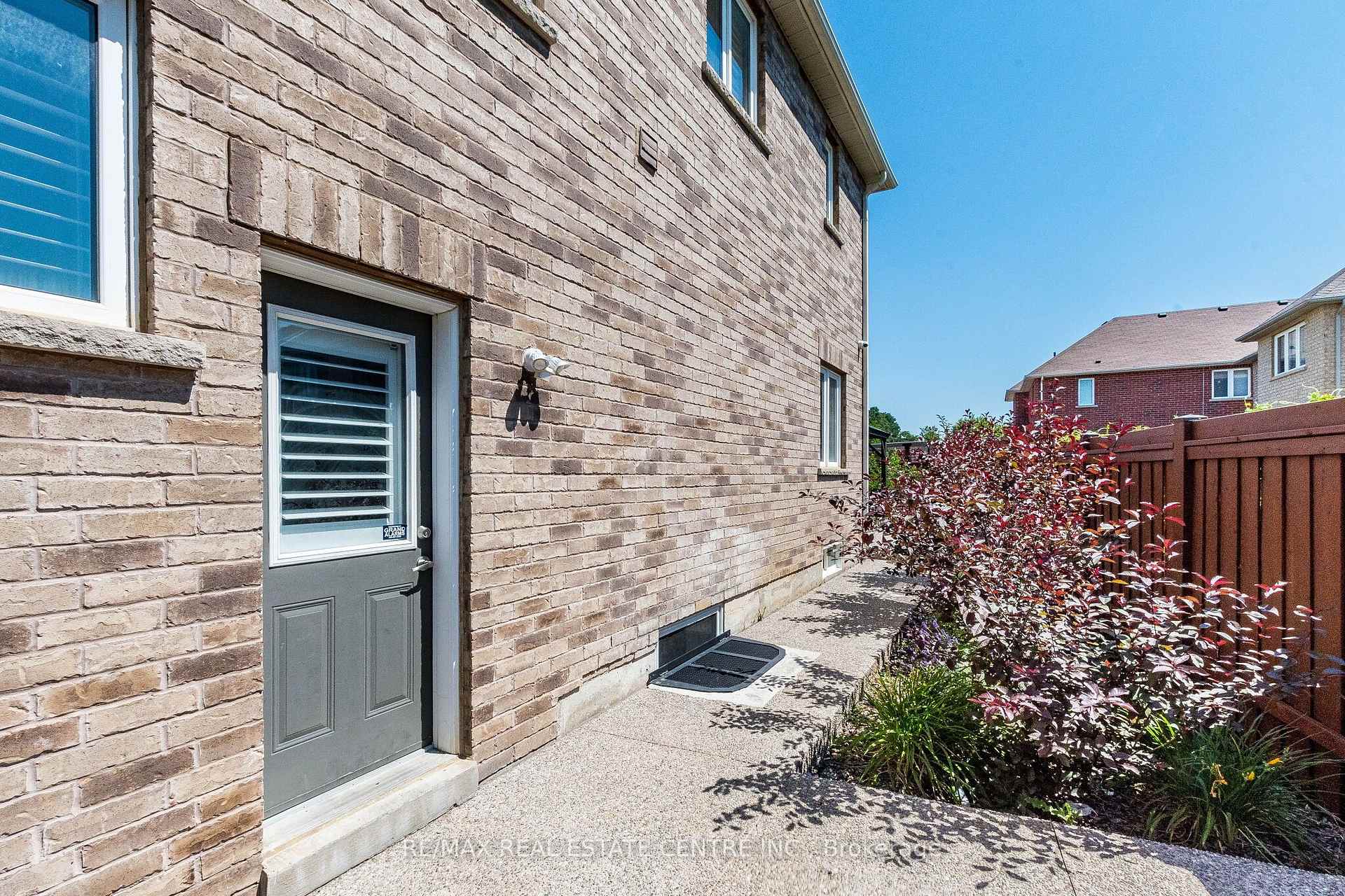 Photo 47 of 22 Red Ash Court, Brampton, Northwood Park — HOMEH
