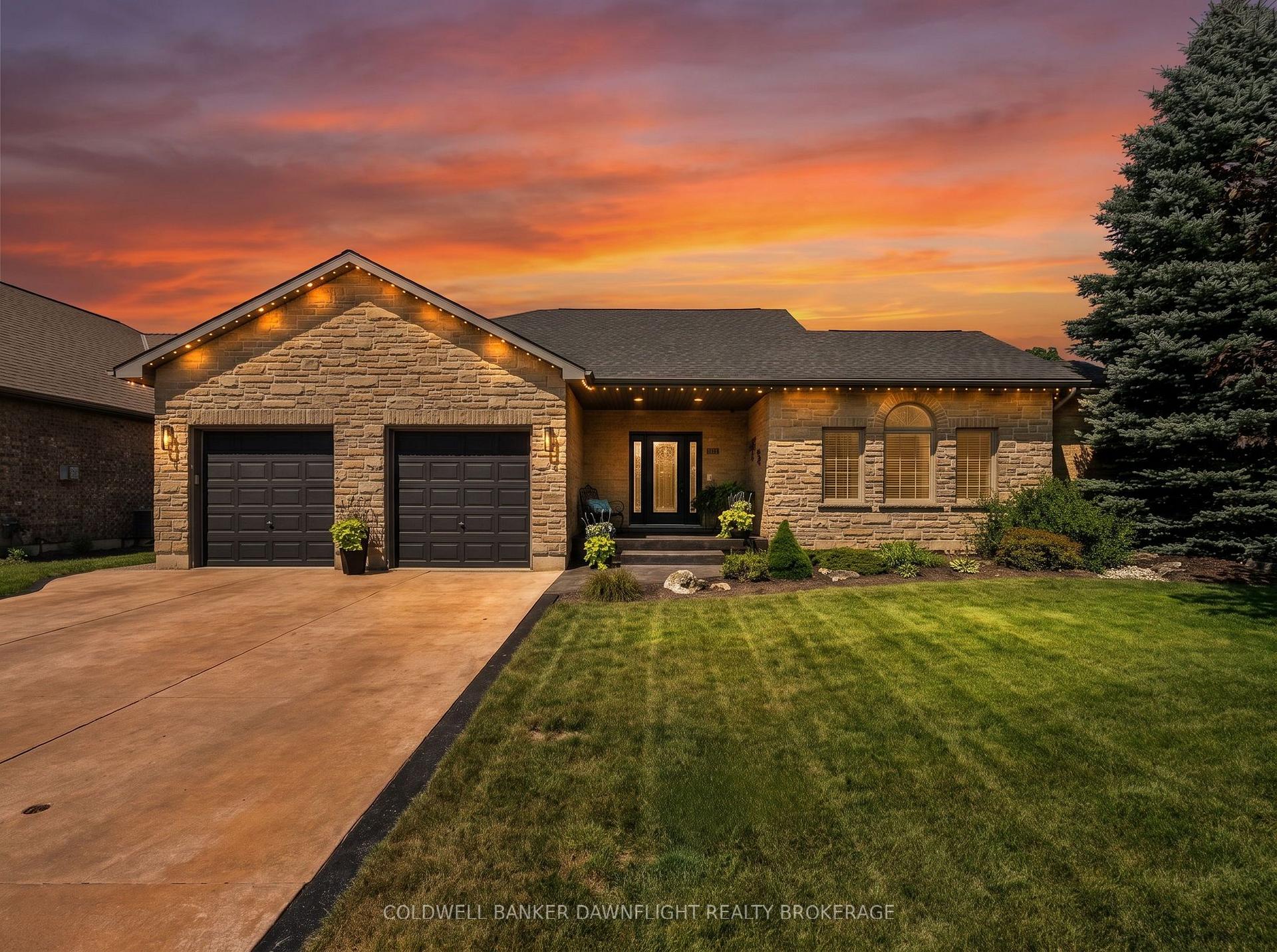 Photo 2 of 51 Snider Crescent, South Huron, Exeter — HOMEH