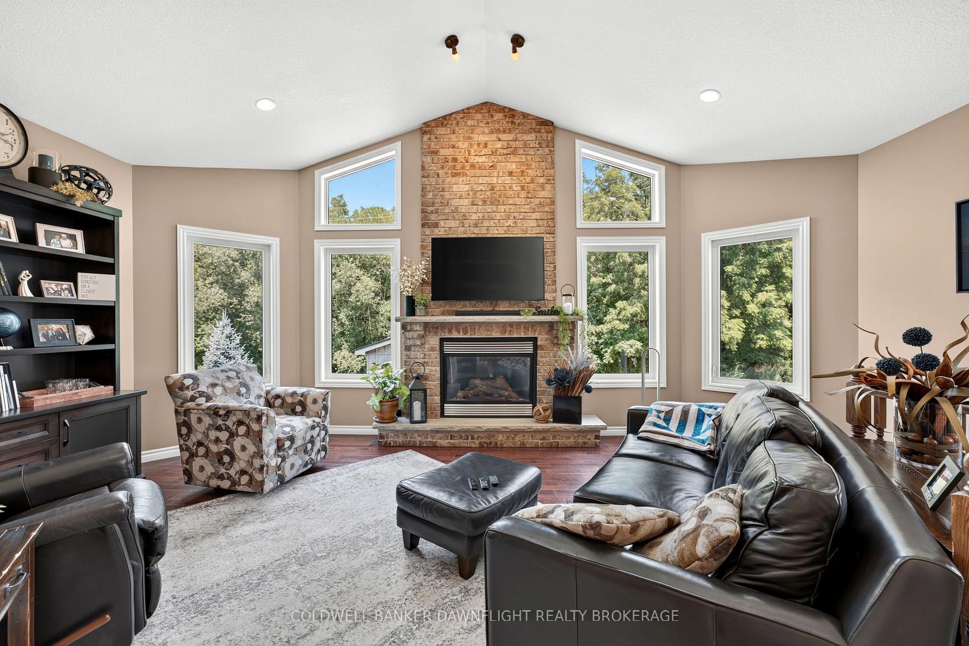 Photo 24 of 51 Snider Crescent, South Huron, Exeter — HOMEH