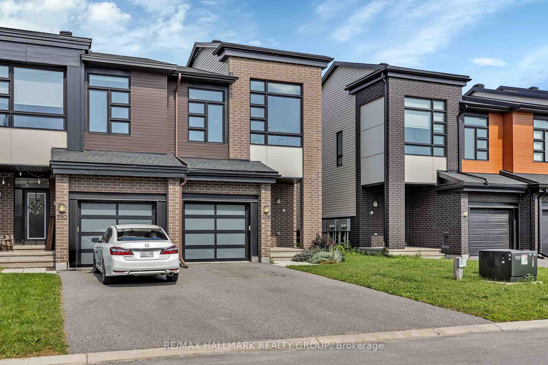Photo 2 of 208 Big Dipper Street E, Ottawa, Riverside South/Gloucester Glen — HOMEH