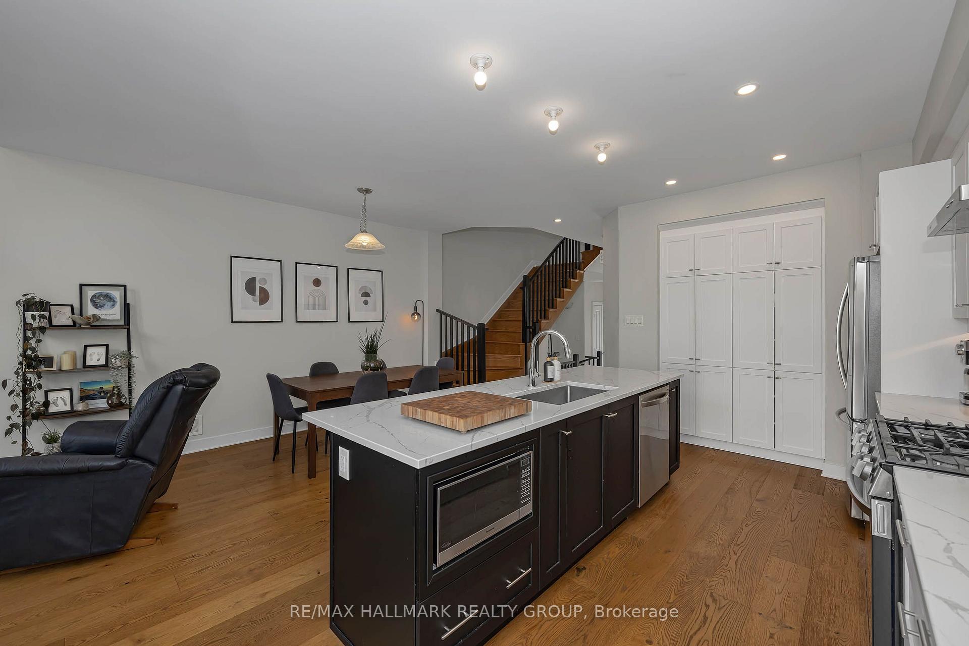 Photo 11 of 208 Big Dipper Street E, Ottawa, Riverside South/Gloucester Glen — HOMEH