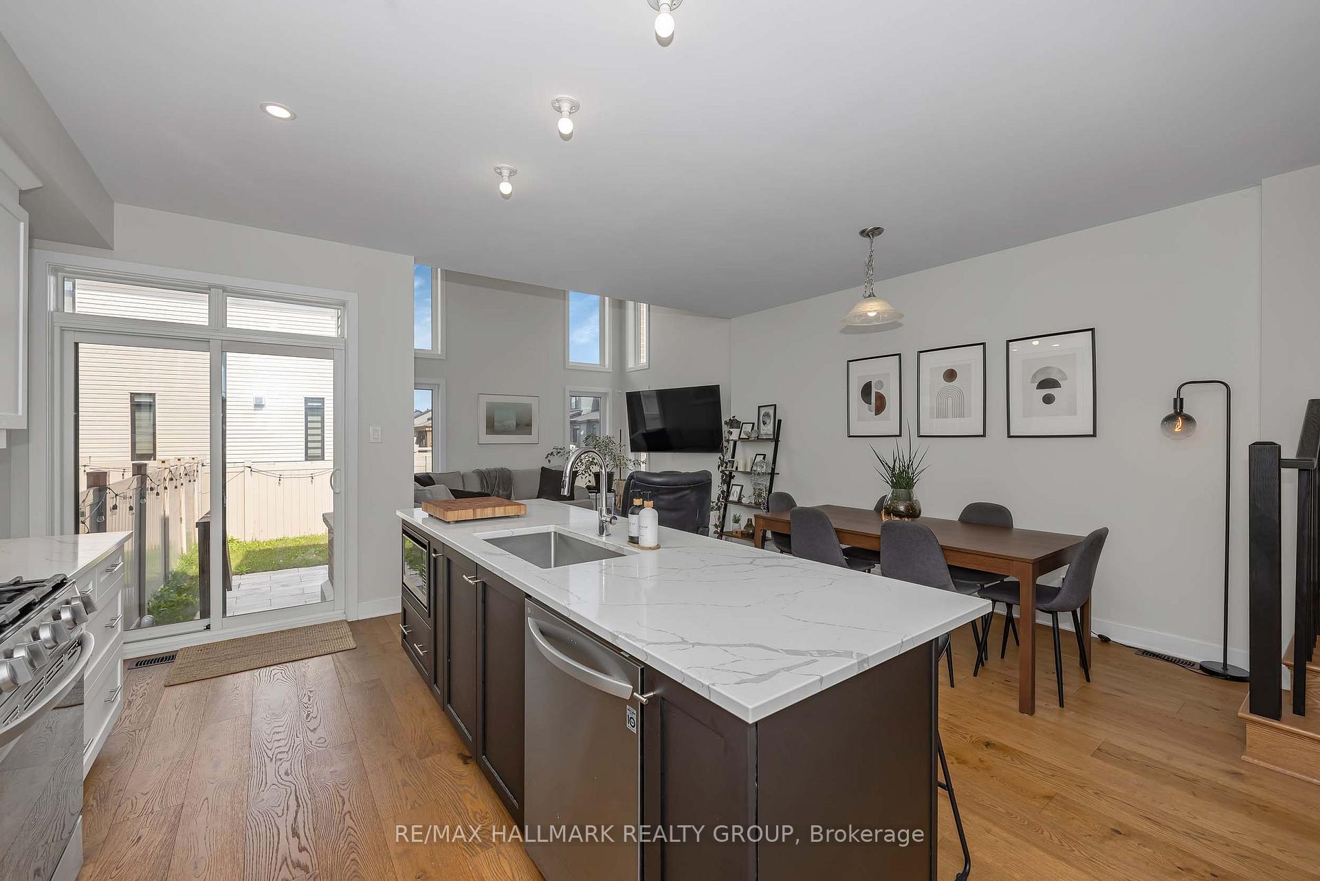 Photo 12 of 208 Big Dipper Street E, Ottawa, Riverside South/Gloucester Glen — HOMEH