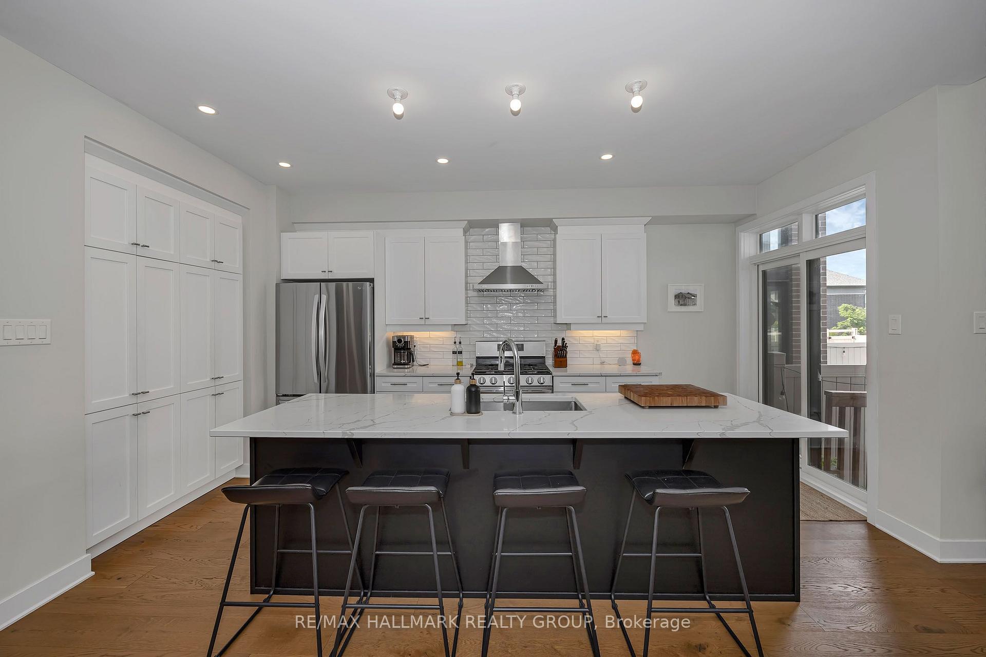 Photo 13 of 208 Big Dipper Street E, Ottawa, Riverside South/Gloucester Glen — HOMEH