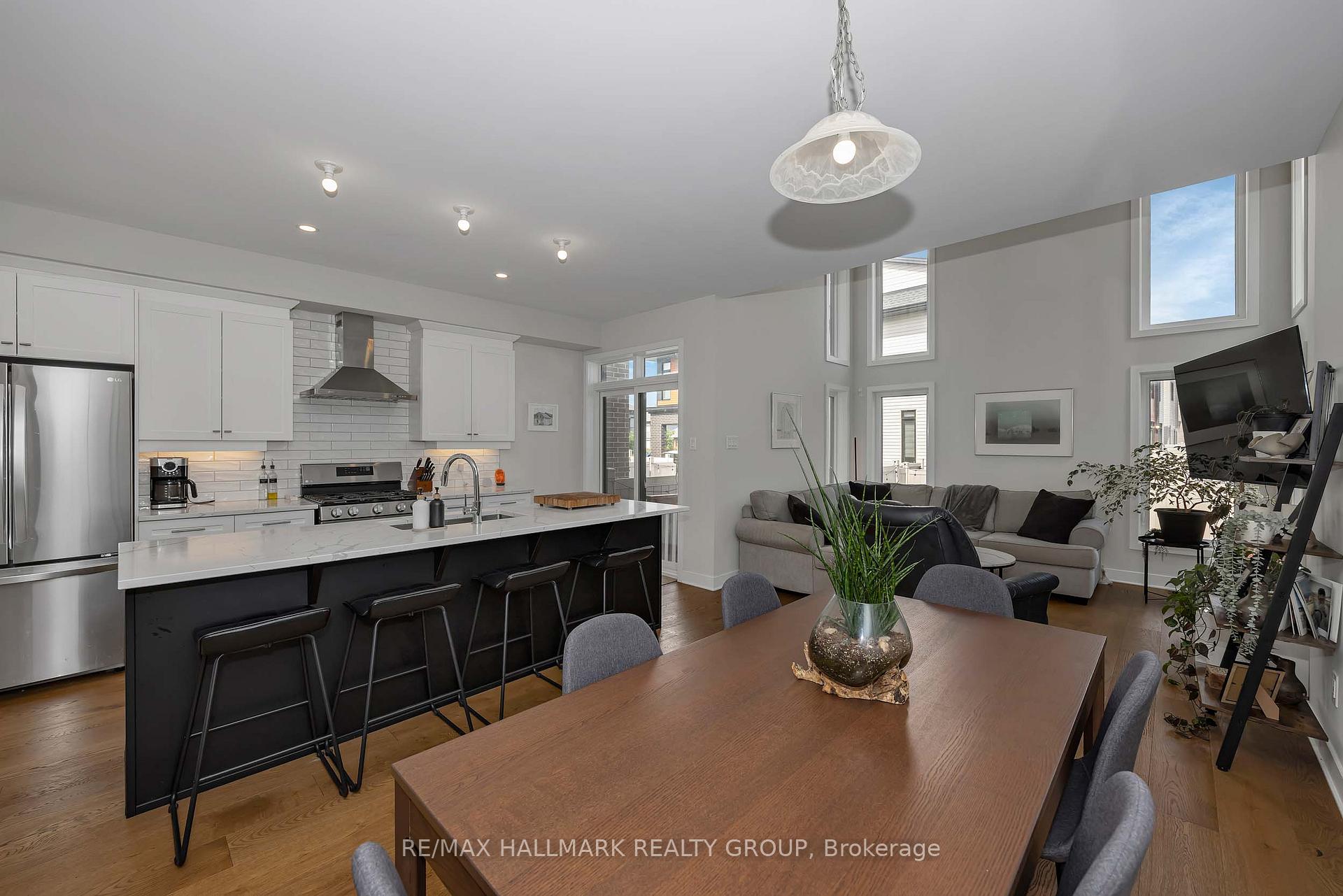 Photo 15 of 208 Big Dipper Street E, Ottawa, Riverside South/Gloucester Glen — HOMEH