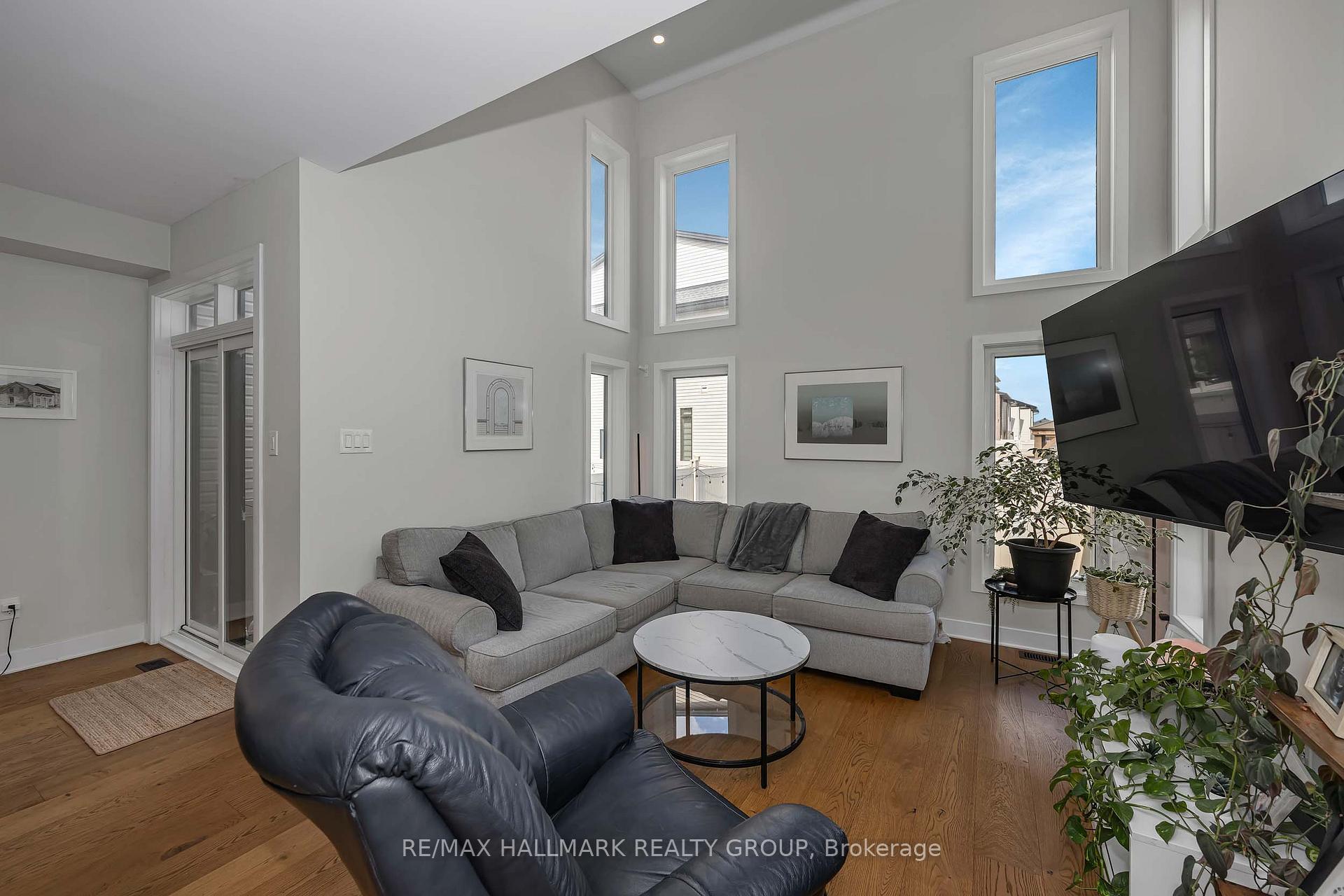 Photo 16 of 208 Big Dipper Street E, Ottawa, Riverside South/Gloucester Glen — HOMEH