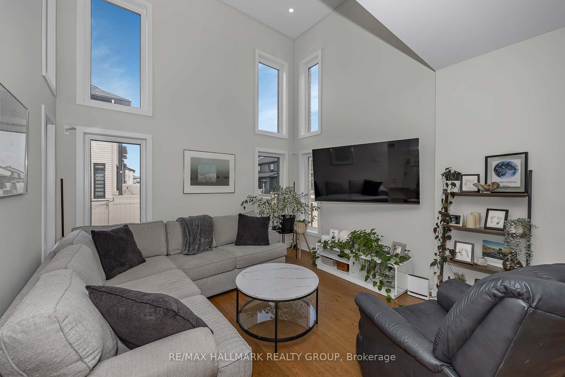 Photo 17 of 208 Big Dipper Street E, Ottawa, Riverside South/Gloucester Glen — HOMEH
