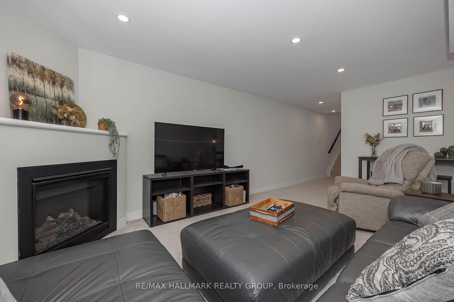 Photo 33 of 208 Big Dipper Street E, Ottawa, Riverside South/Gloucester Glen — HOMEH
