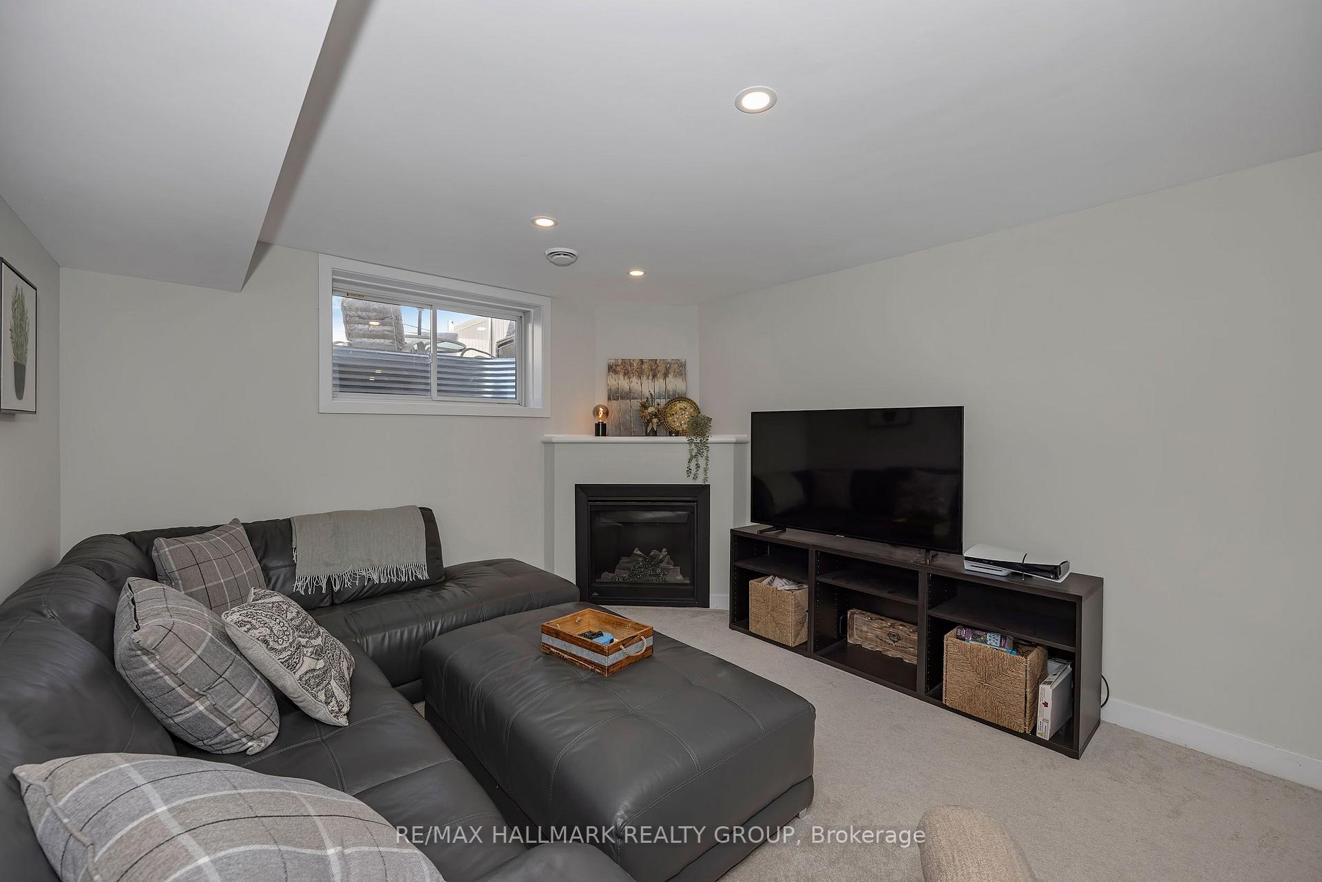 Photo 34 of 208 Big Dipper Street E, Ottawa, Riverside South/Gloucester Glen — HOMEH