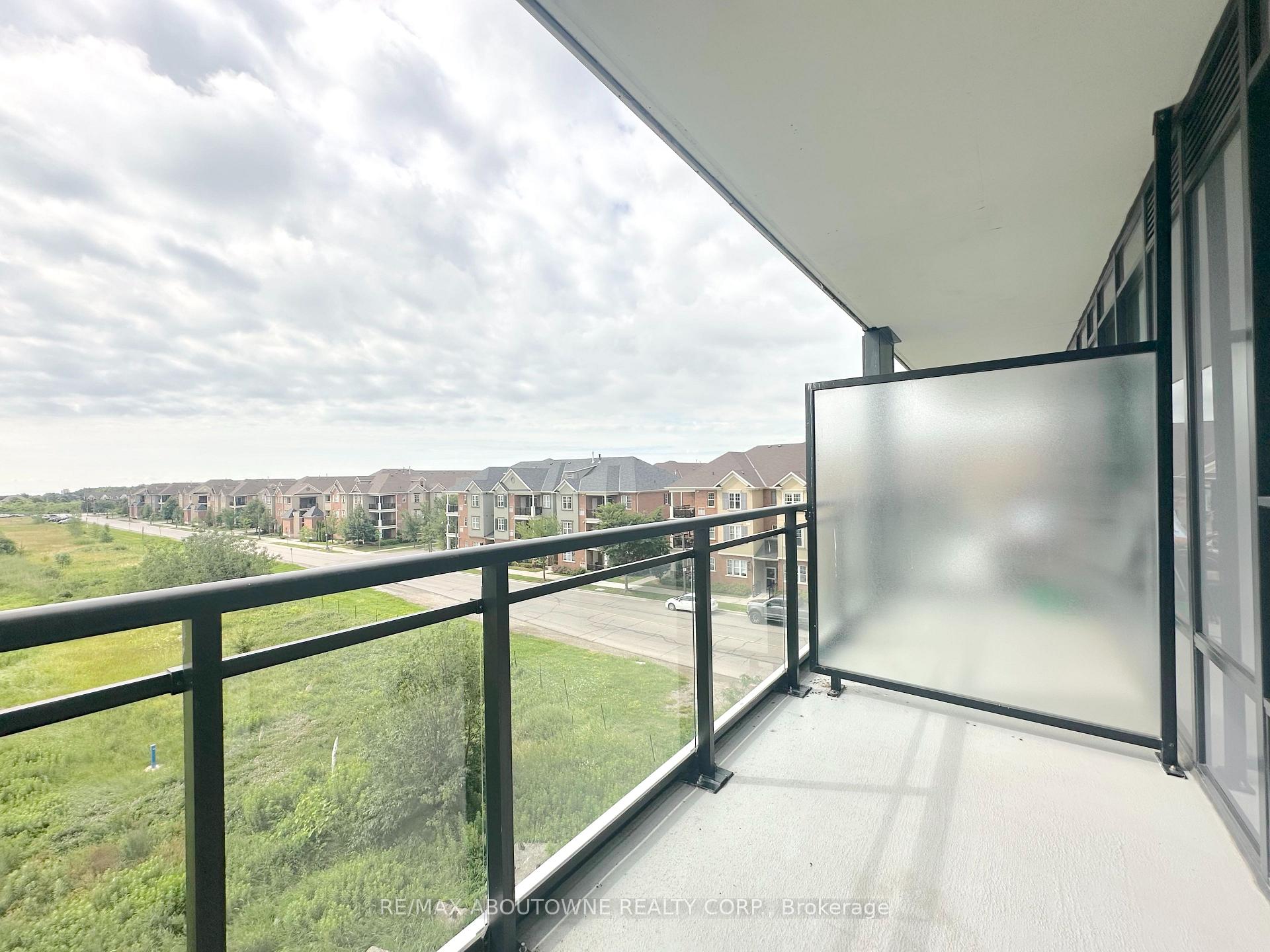 Photo 10 of Unit 411, 2333 Taunton Road, Oakville, River Oaks — HOMEH