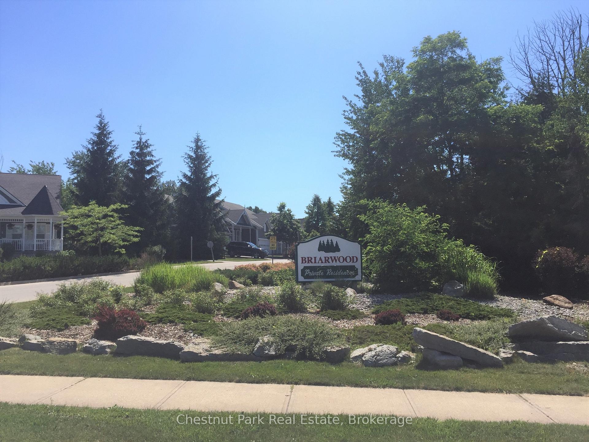 Photo 2 of 23 Green Briar Drive, Collingwood — HOMEH