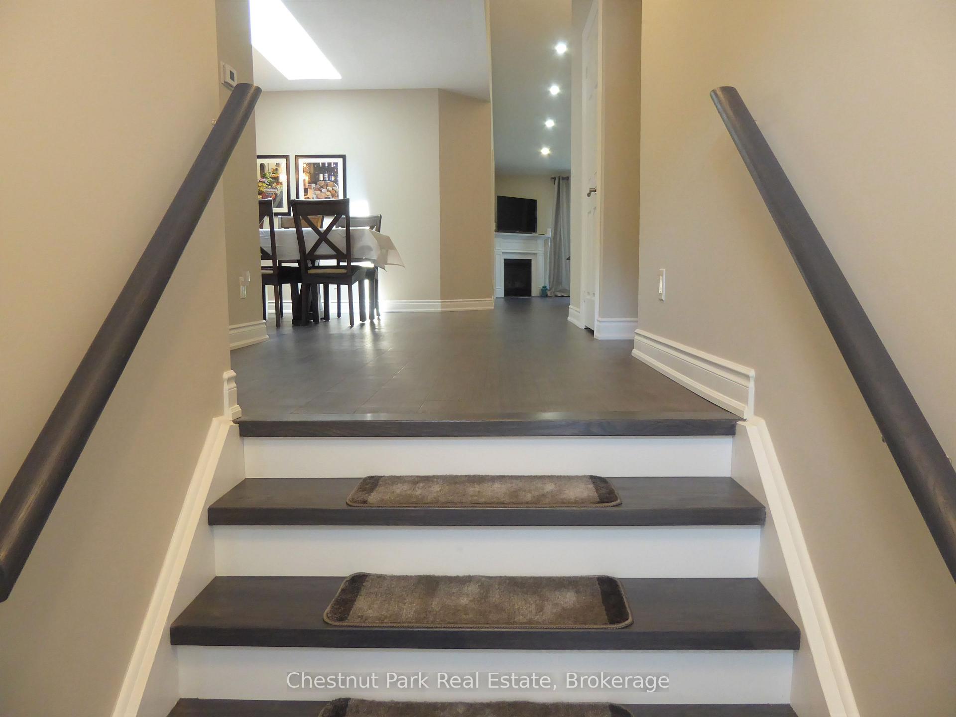 Photo 8 of 23 Green Briar Drive, Collingwood — HOMEH