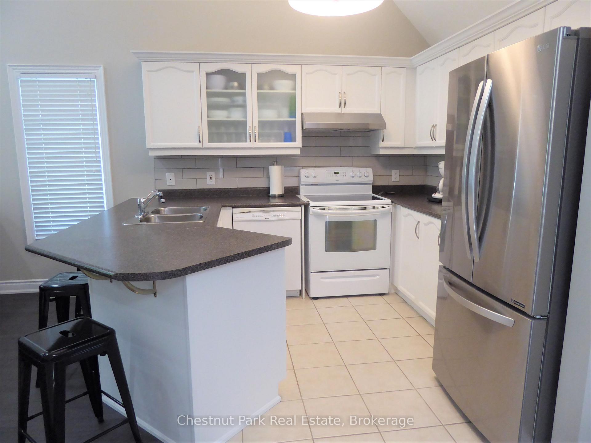 Photo 12 of 23 Green Briar Drive, Collingwood — HOMEH