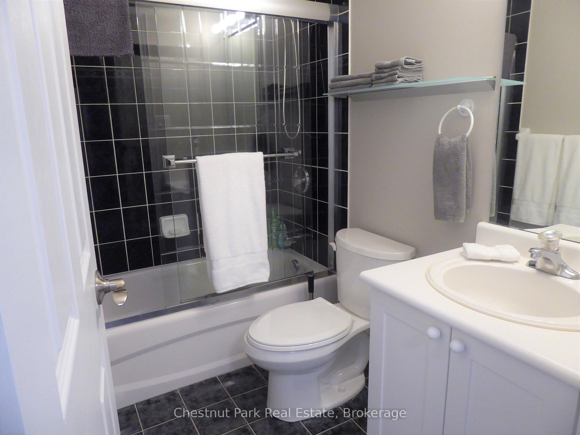Photo 25 of 23 Green Briar Drive, Collingwood — HOMEH