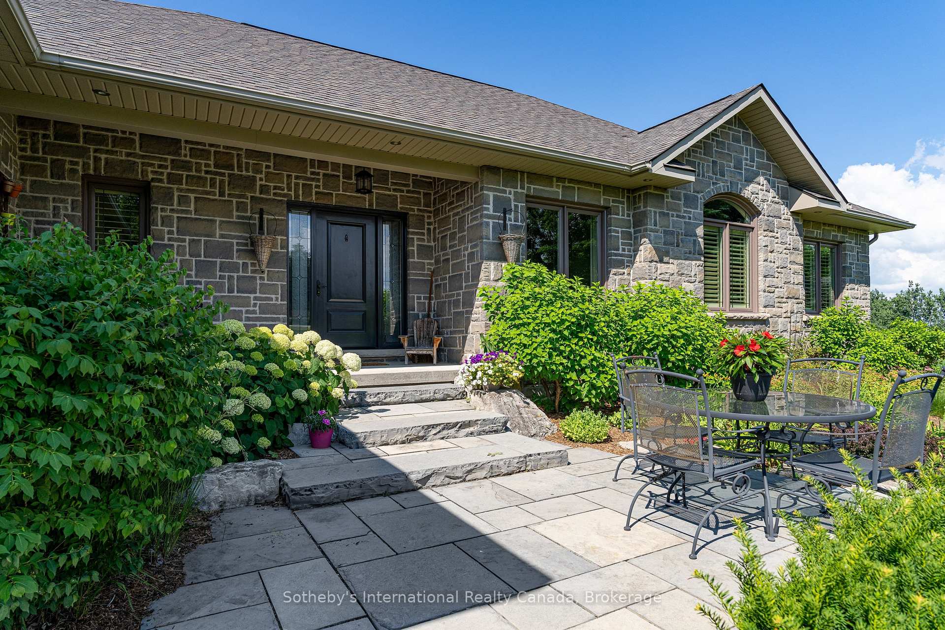 Photo 41 of 46 Sydenham Trail E, Clearview, Rural Clearview — HOMEH