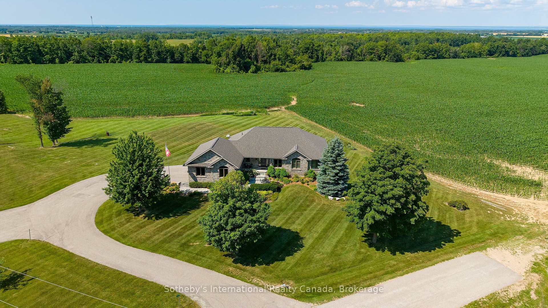 Photo 44 of 46 Sydenham Trail E, Clearview, Rural Clearview — HOMEH