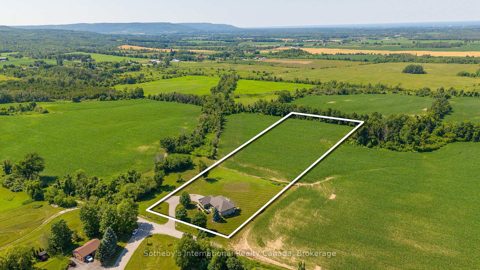 Photo 47 of 46 Sydenham Trail E, Clearview, Rural Clearview — HOMEH