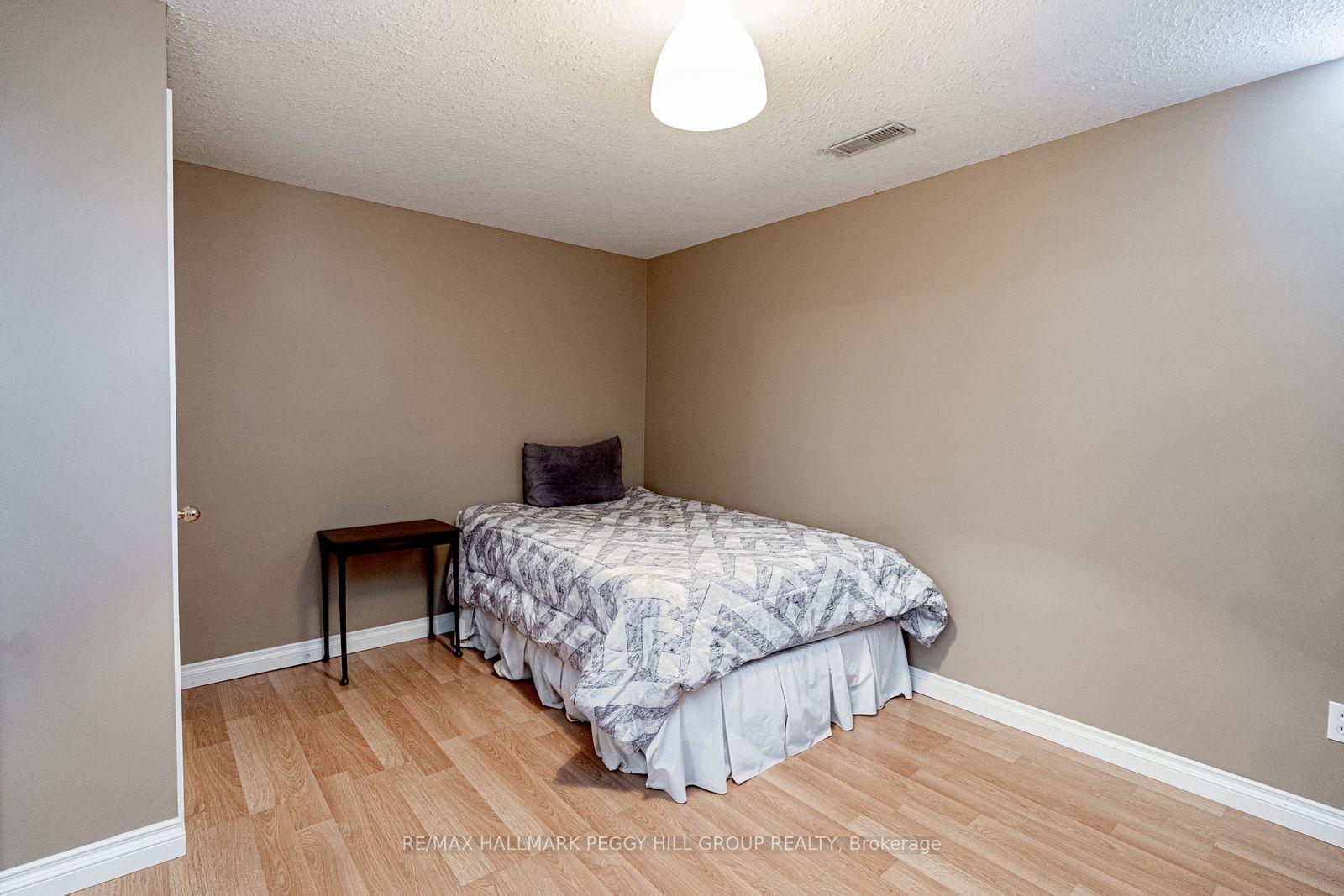 Photo 17 of 1 Valley View Court, Barrie, Bayshore — HOMEH