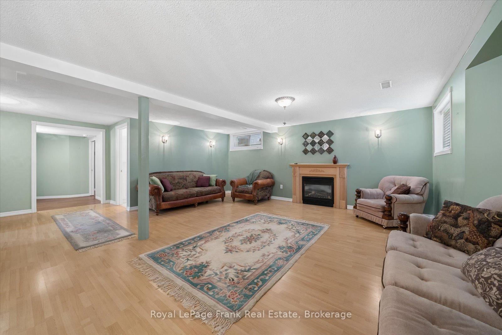 Photo 20 of 34 Davey Street, Ajax, South East — HOMEH