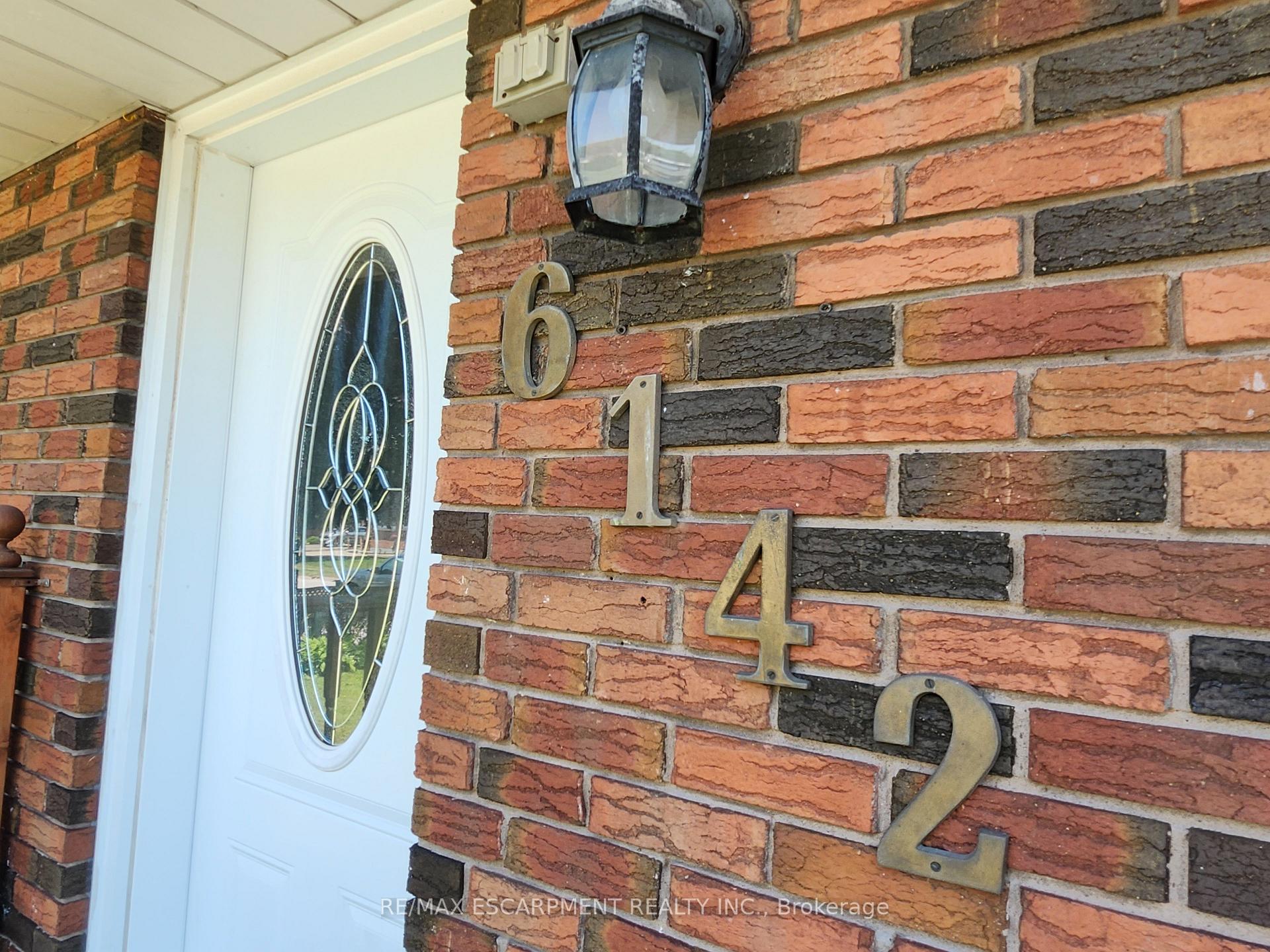 Photo 3 of 6142 Scott Street, Niagara Falls, Cherrywood — HOMEH