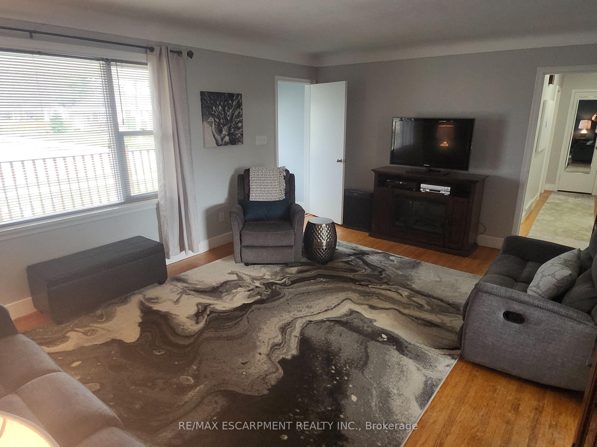 Photo 4 of 6142 Scott Street, Niagara Falls, Cherrywood — HOMEH