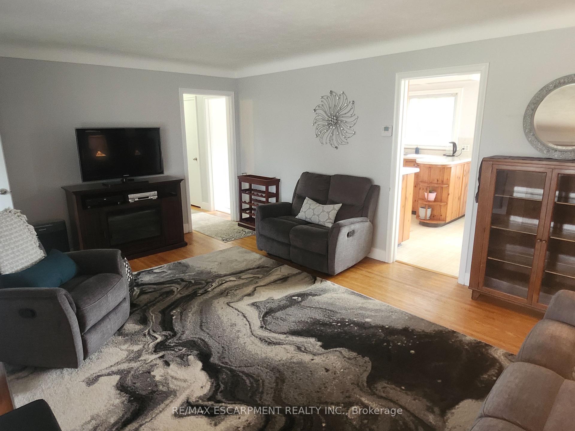 Photo 6 of 6142 Scott Street, Niagara Falls, Cherrywood — HOMEH