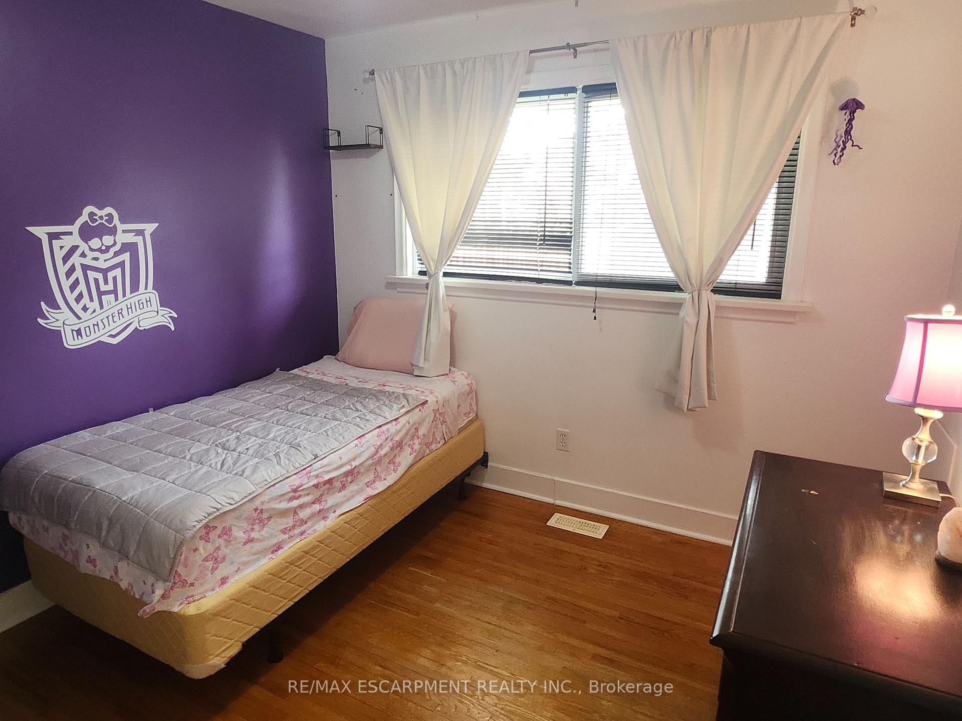 Photo 16 of 6142 Scott Street, Niagara Falls, Cherrywood — HOMEH
