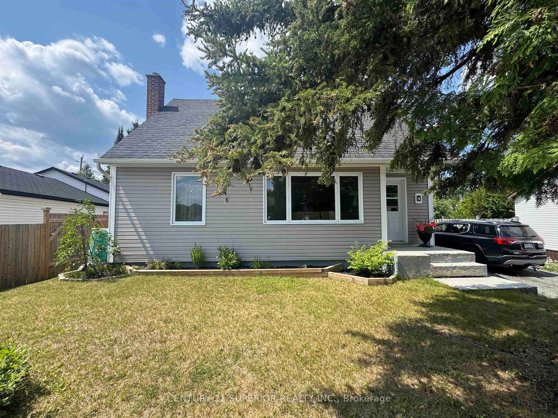 Photo 1 of 4 Adjala Avenue, Manitouwadge — HOMEH