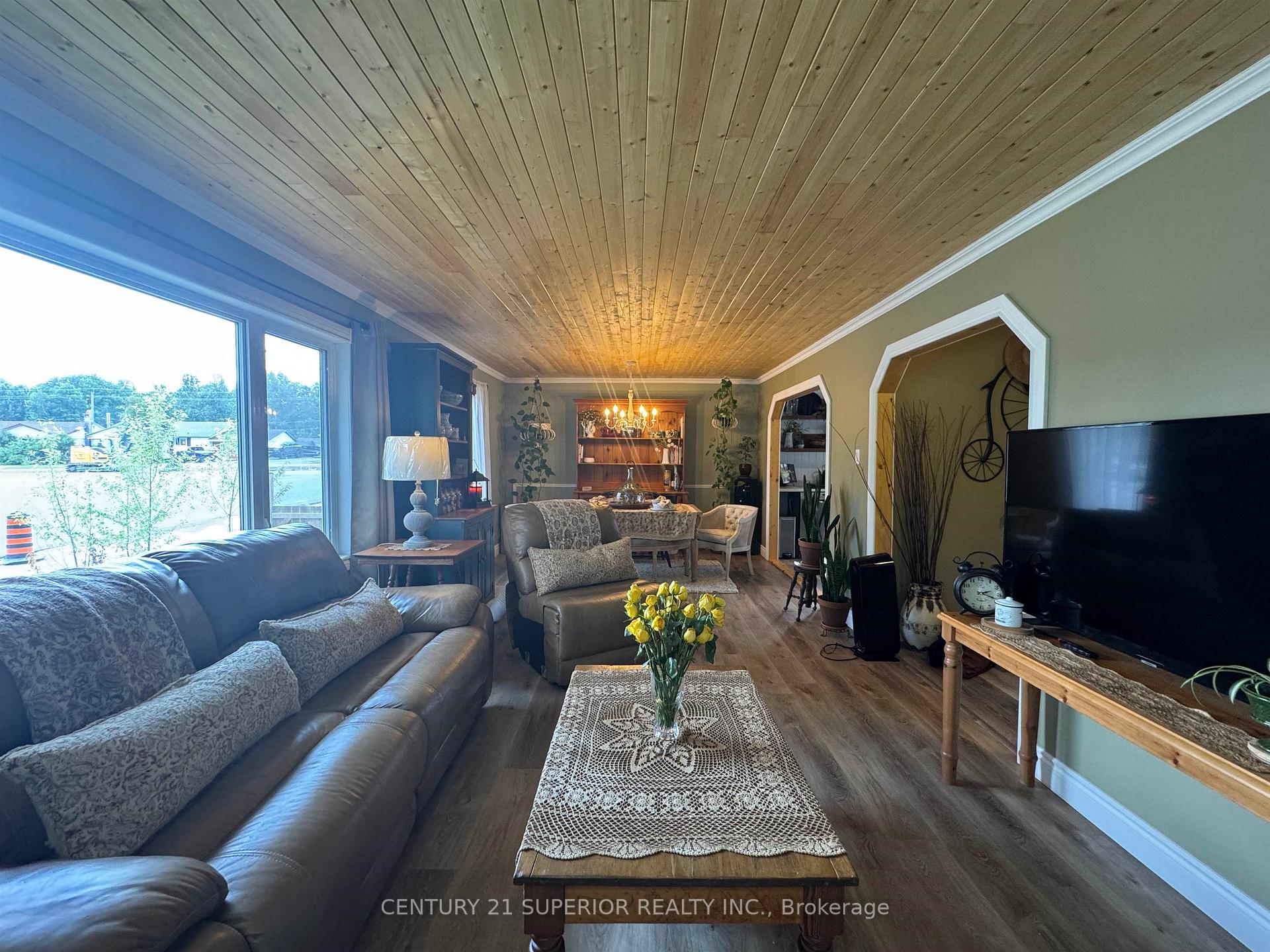 Photo 10 of 4 Adjala Avenue, Manitouwadge — HOMEH