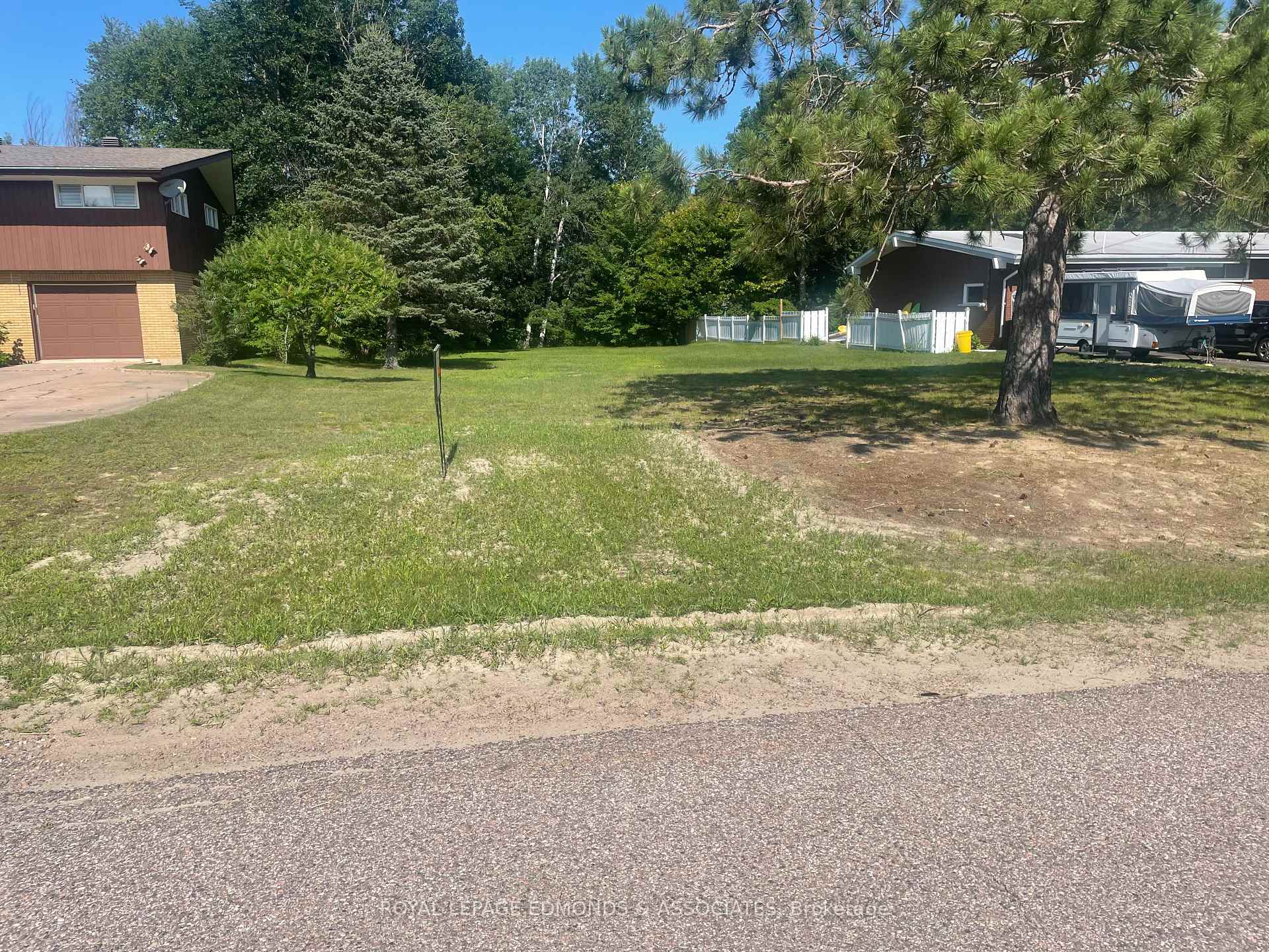 Front of 28 Barry lot#17 Street
