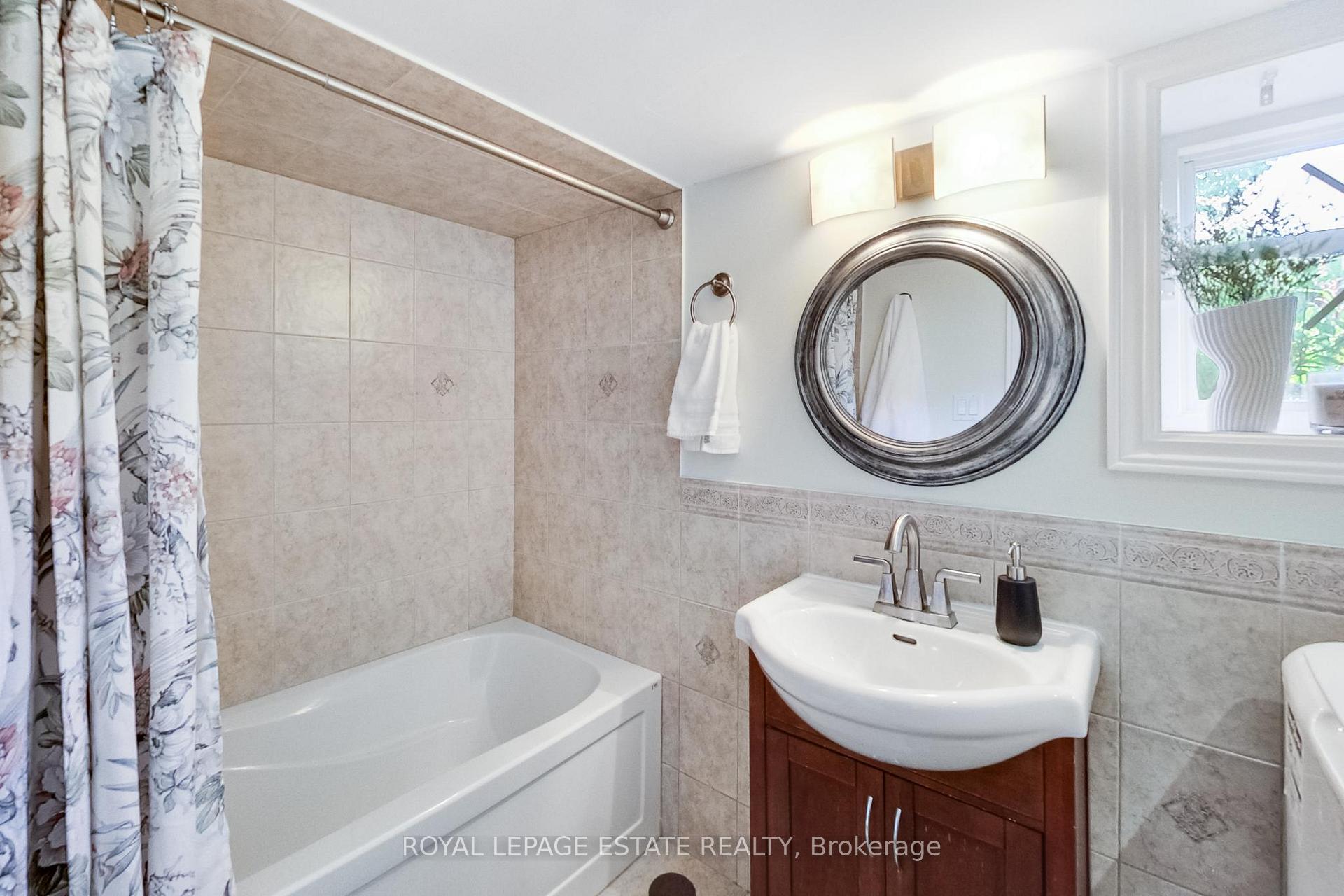 Photo 16 of 739 Craven Road, Toronto, Greenwood-Coxwell — HOMEH