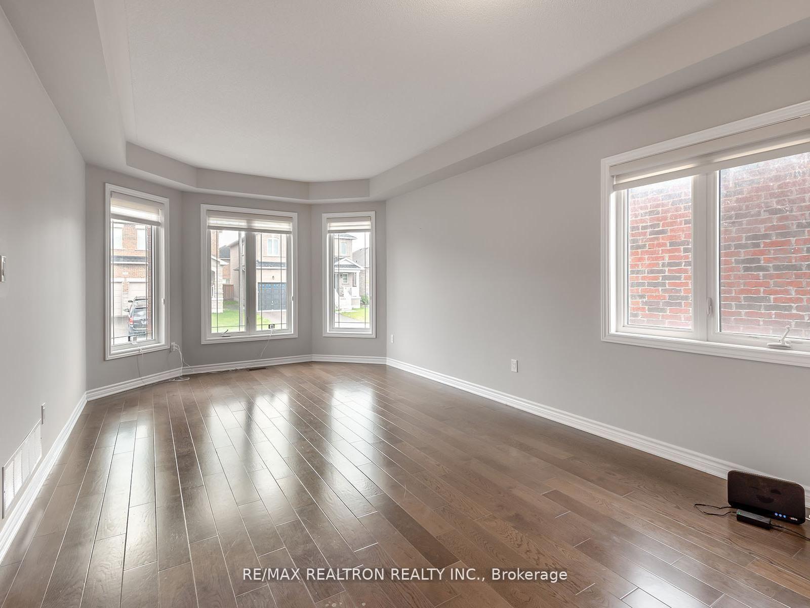 Photo 5 of 13 Stoddart Street, Brock, Beaverton — HOMEH