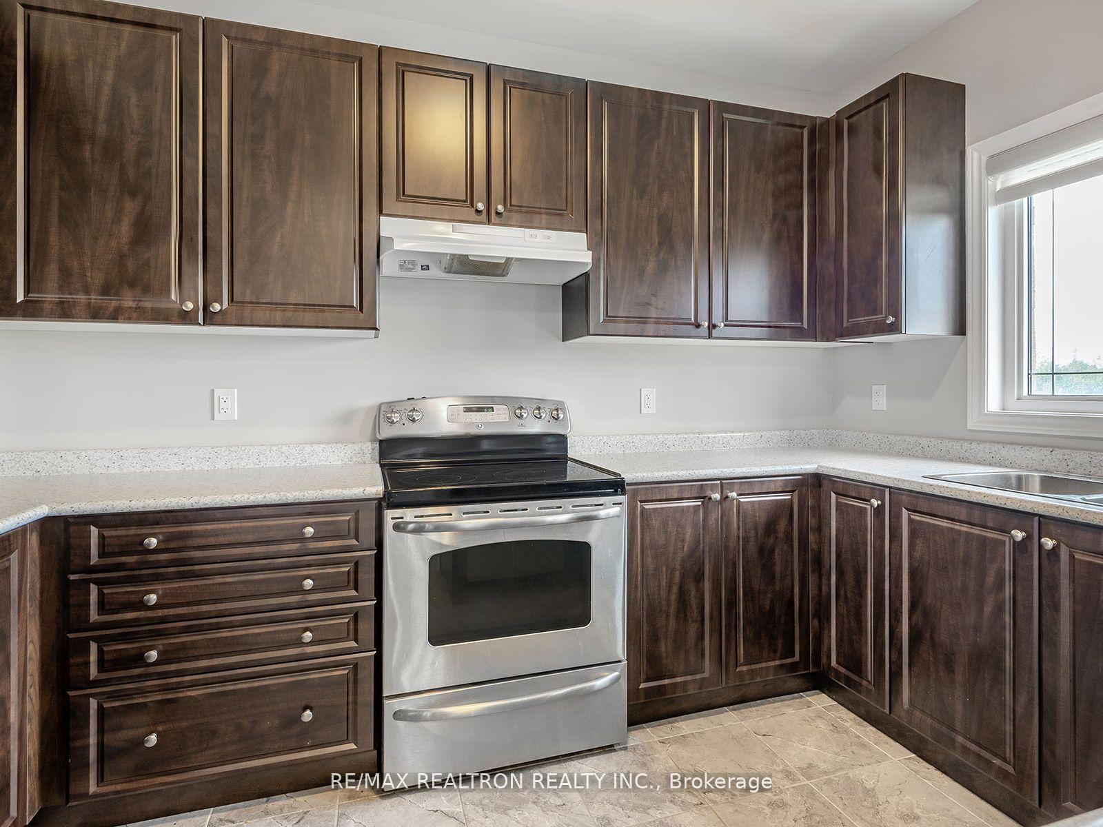 Photo 10 of 13 Stoddart Street, Brock, Beaverton — HOMEH