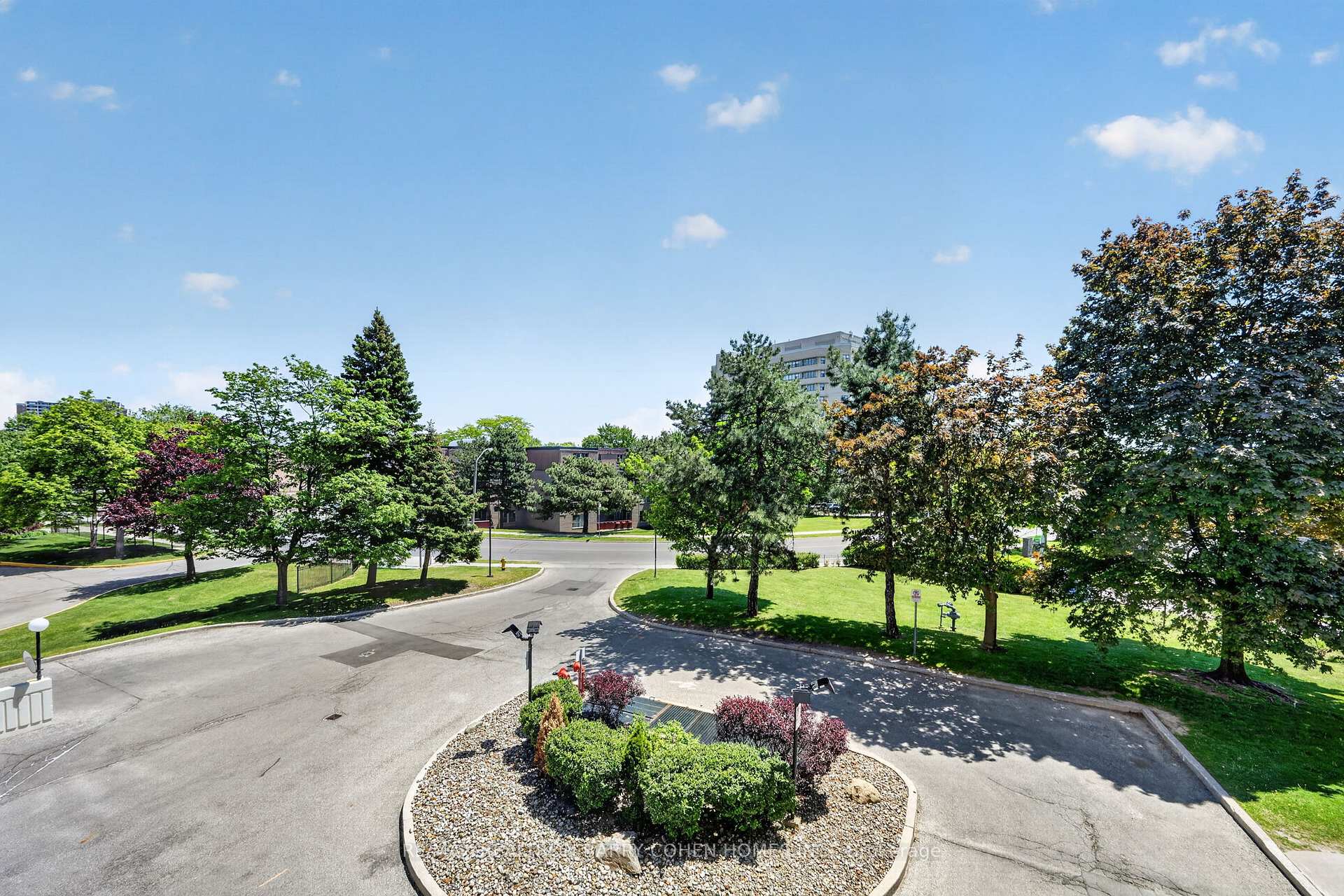 Photo 13 of Unit 304, 150 Neptune Drive, Toronto, Englemount-Lawrence — HOMEH