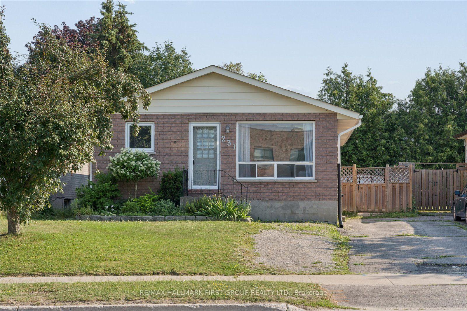 Front of 231 Mary Street W