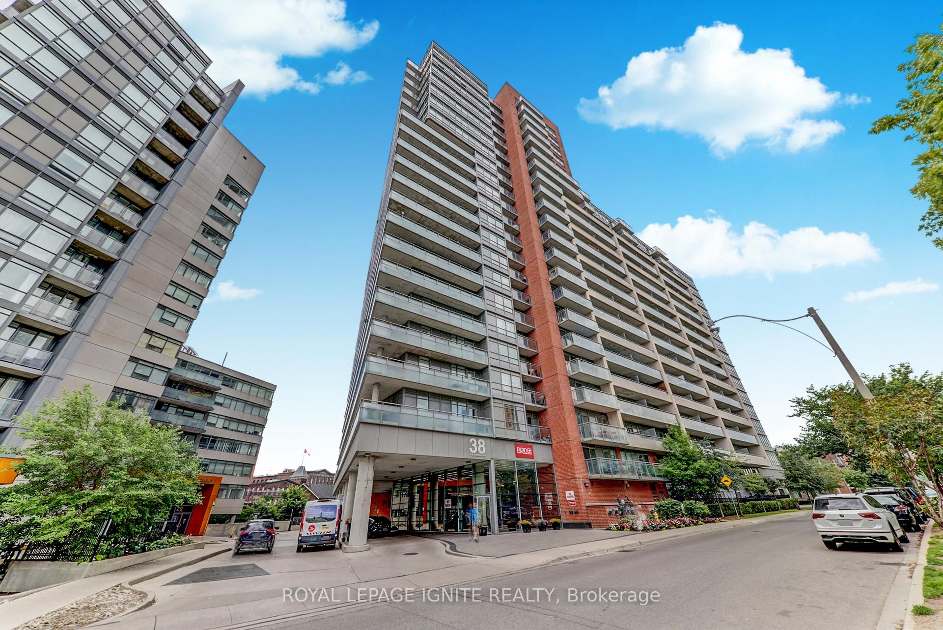 Photo 2 of Unit 722, 38 Joe Shuster Way, Toronto, South Parkdale — HOMEH