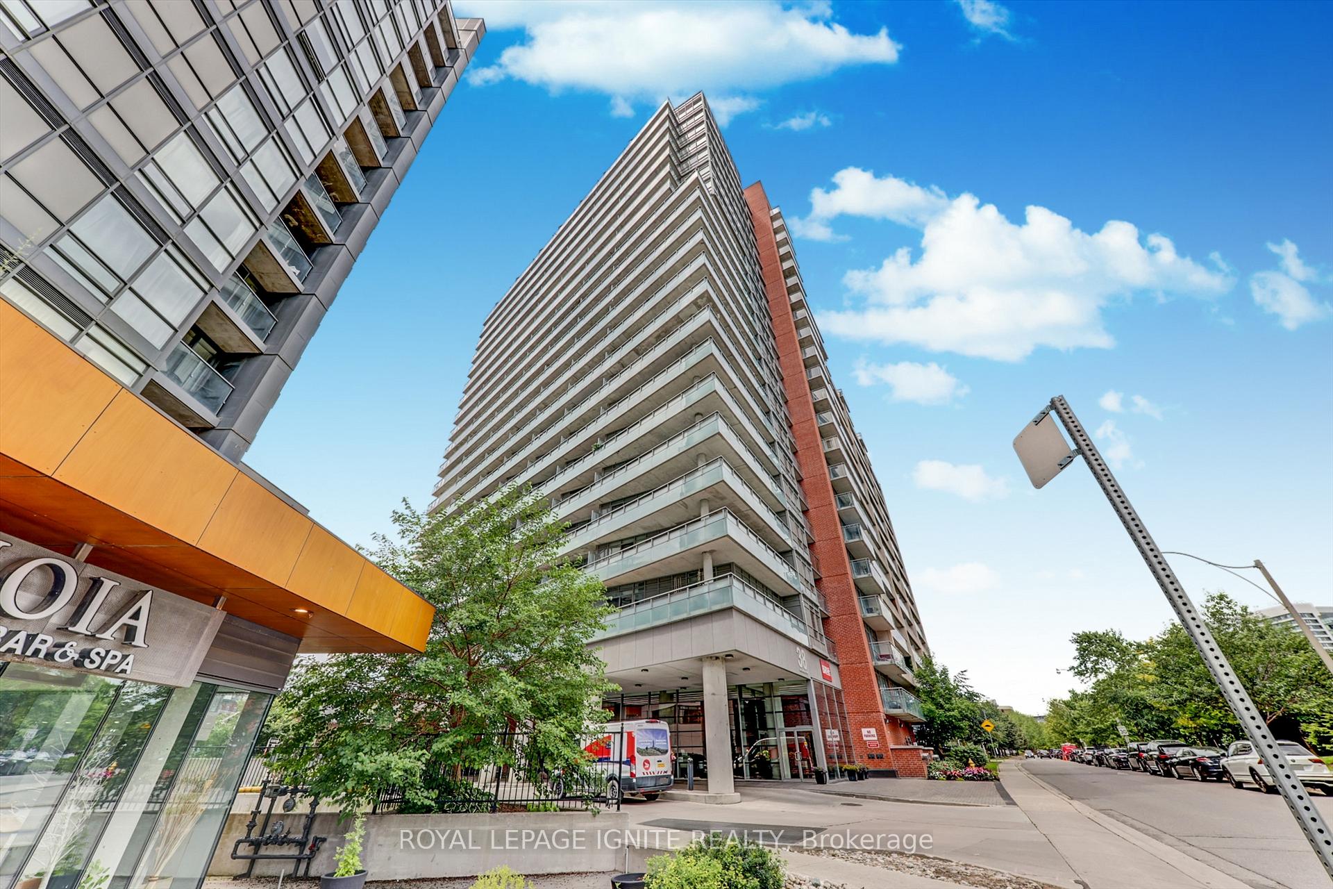 Photo 3 of Unit 722, 38 Joe Shuster Way, Toronto, South Parkdale — HOMEH