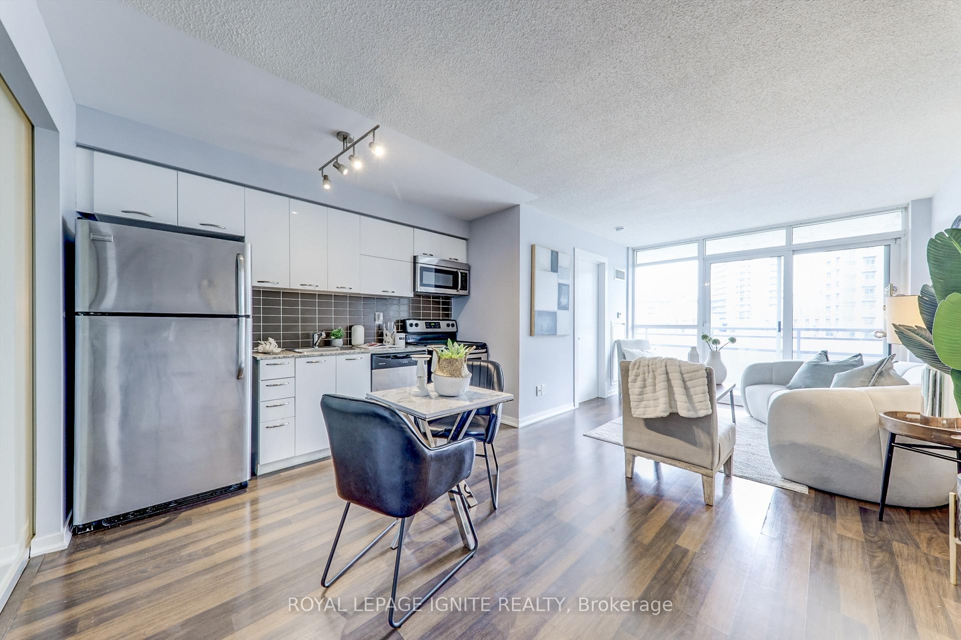 Photo 9 of Unit 722, 38 Joe Shuster Way, Toronto, South Parkdale — HOMEH