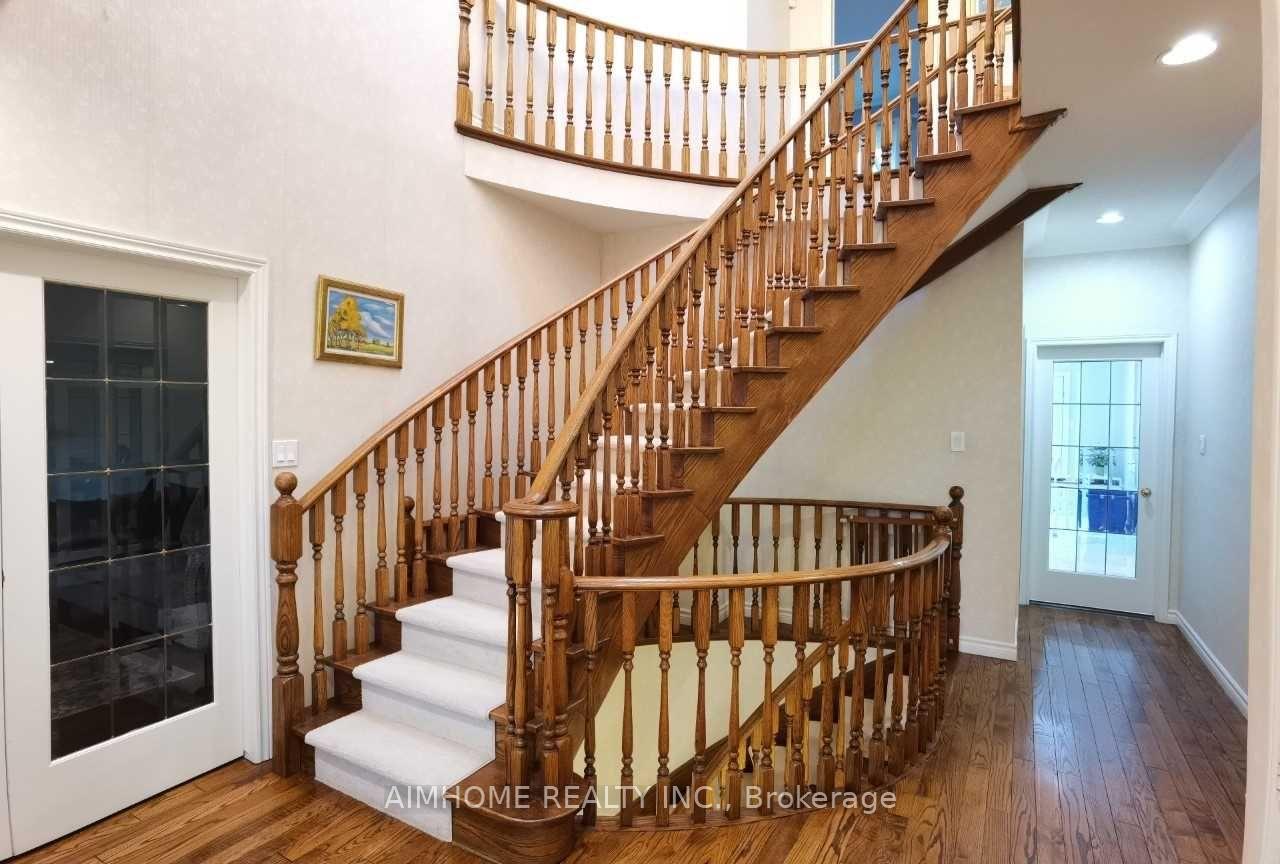 Photo 3 of 112 Trelawn Avenue, Oakville, Morrison — HOMEH