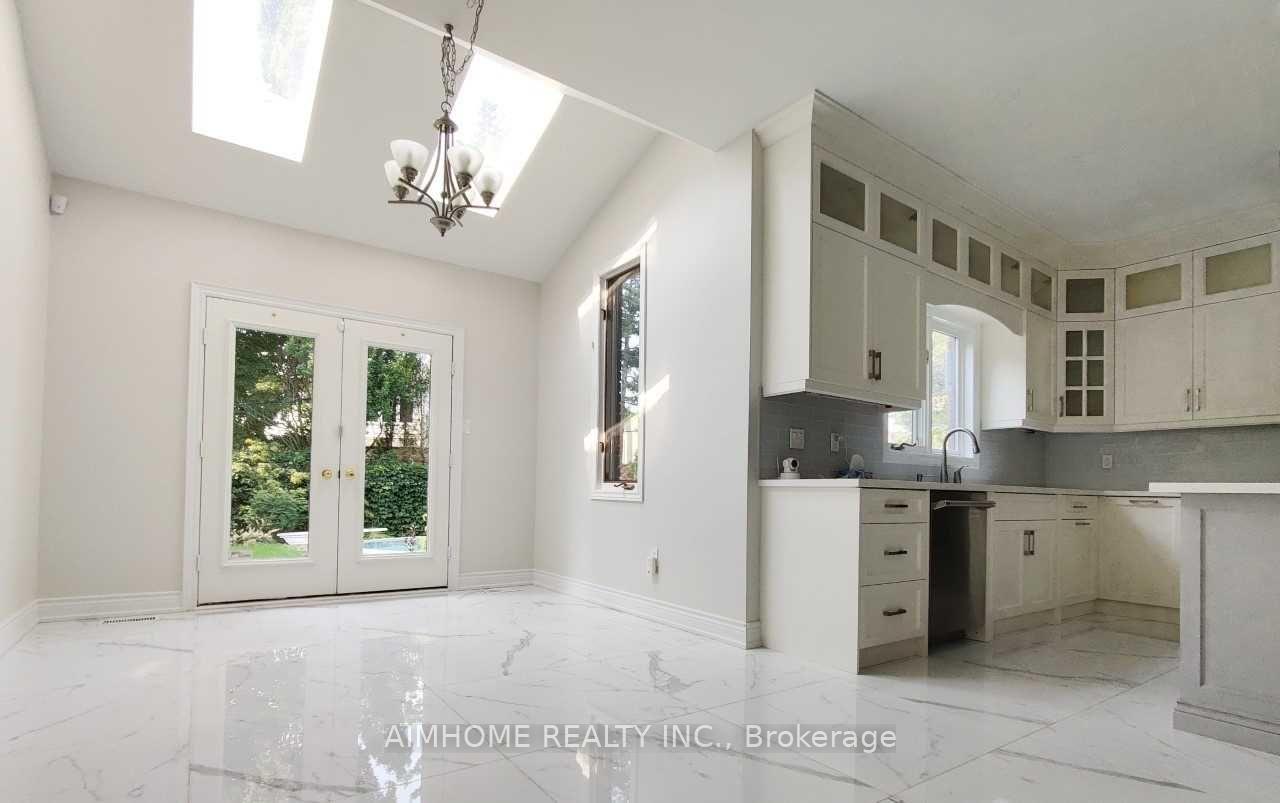 Photo 6 of 112 Trelawn Avenue, Oakville, Morrison — HOMEH