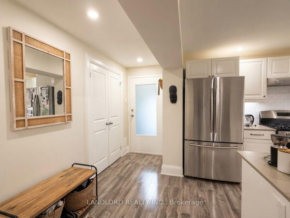 Photo 3 of Unit Garden, 117 Chaplin Crescent, Toronto, Yonge-Eglinton — HOMEH