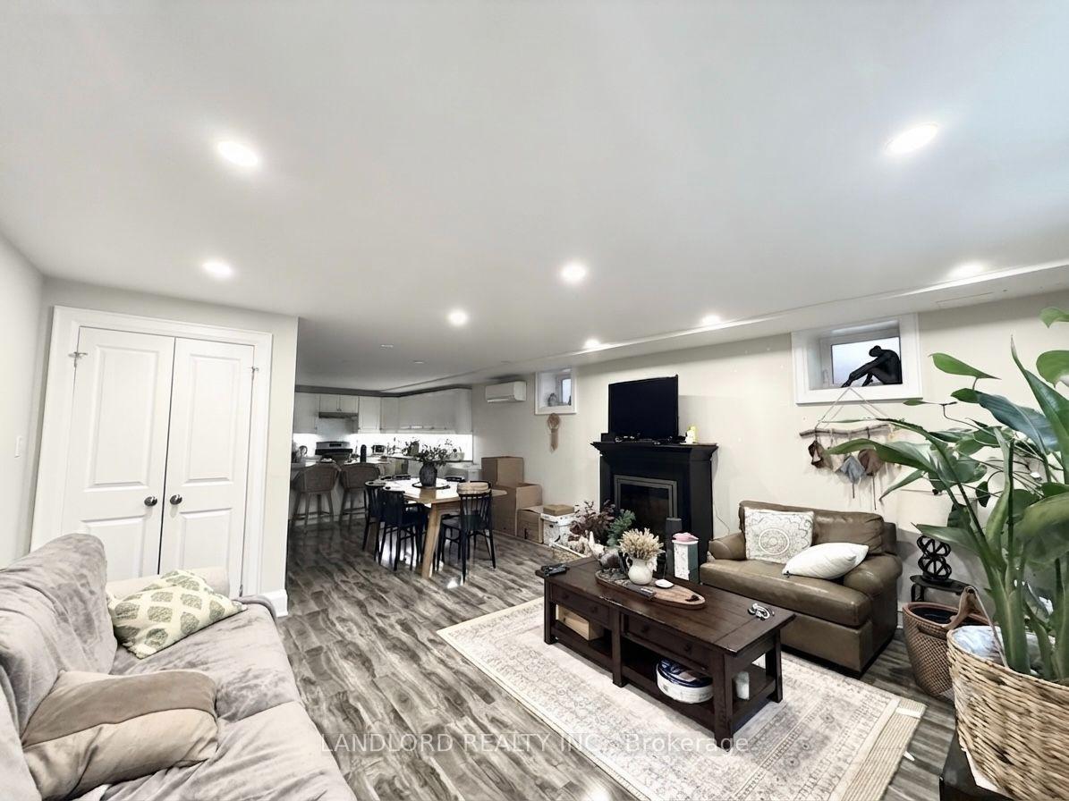Photo 4 of Unit Garden, 117 Chaplin Crescent, Toronto, Yonge-Eglinton — HOMEH