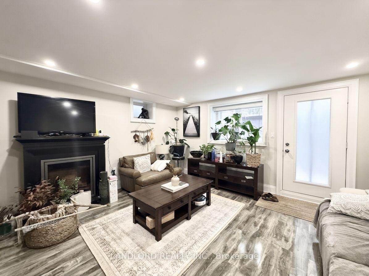 Photo 5 of Unit Garden, 117 Chaplin Crescent, Toronto, Yonge-Eglinton — HOMEH