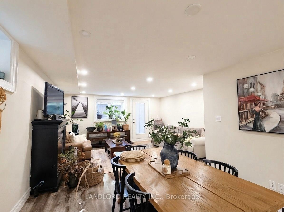 Photo 6 of Unit Garden, 117 Chaplin Crescent, Toronto, Yonge-Eglinton — HOMEH