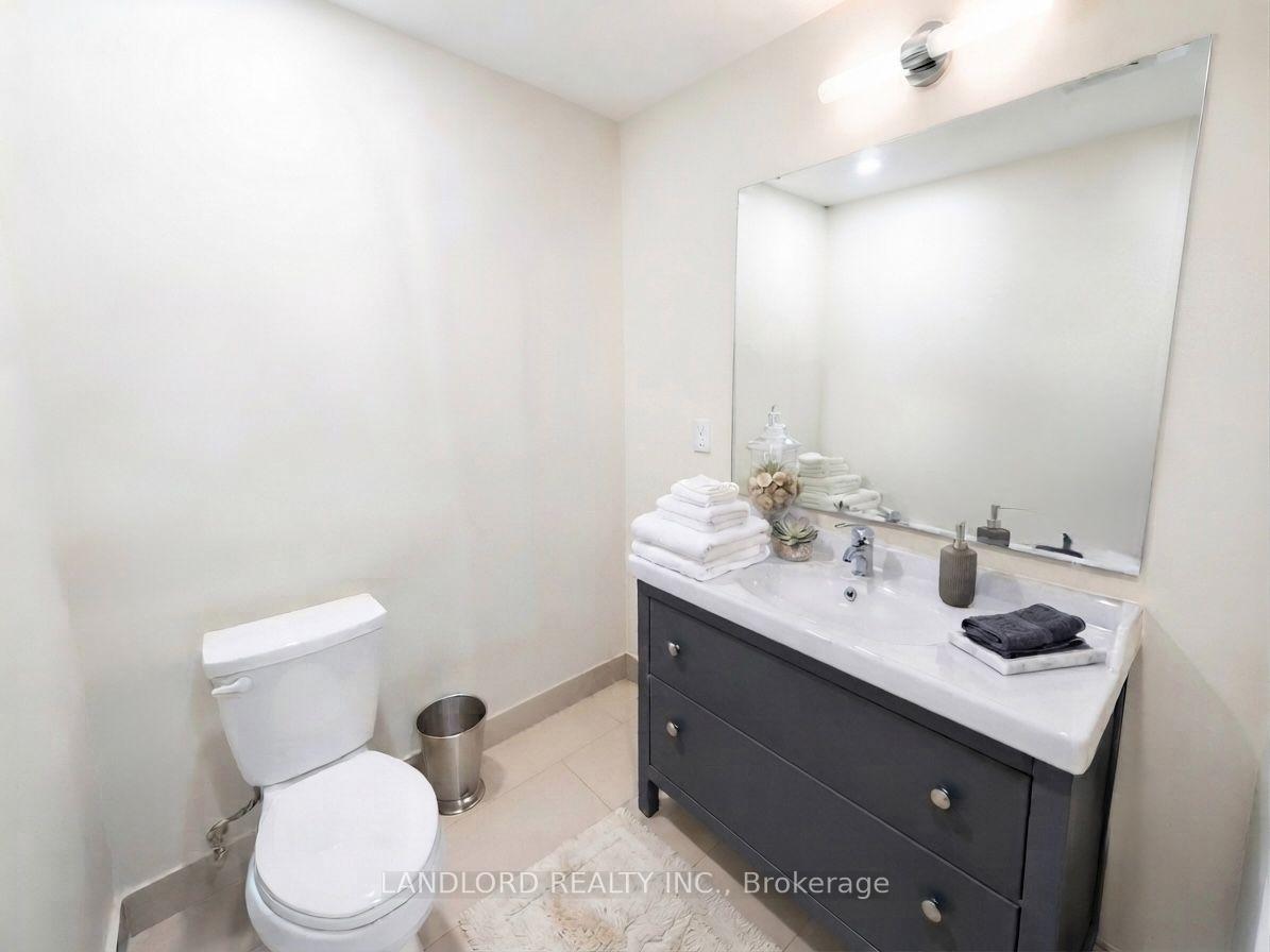 Photo 7 of Unit Garden, 117 Chaplin Crescent, Toronto, Yonge-Eglinton — HOMEH