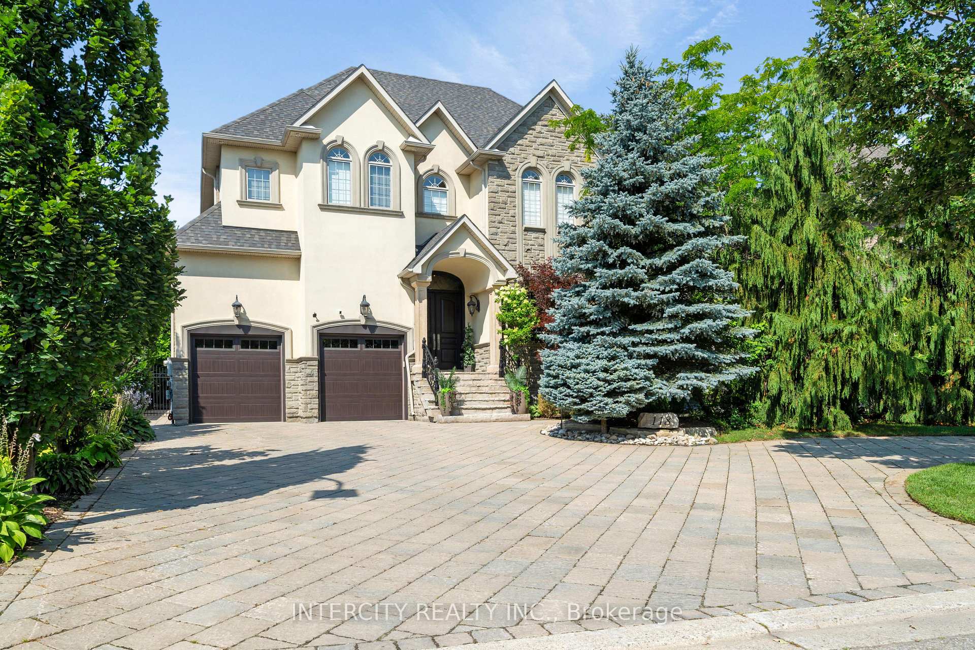Front of 118 Park Ridge Drive