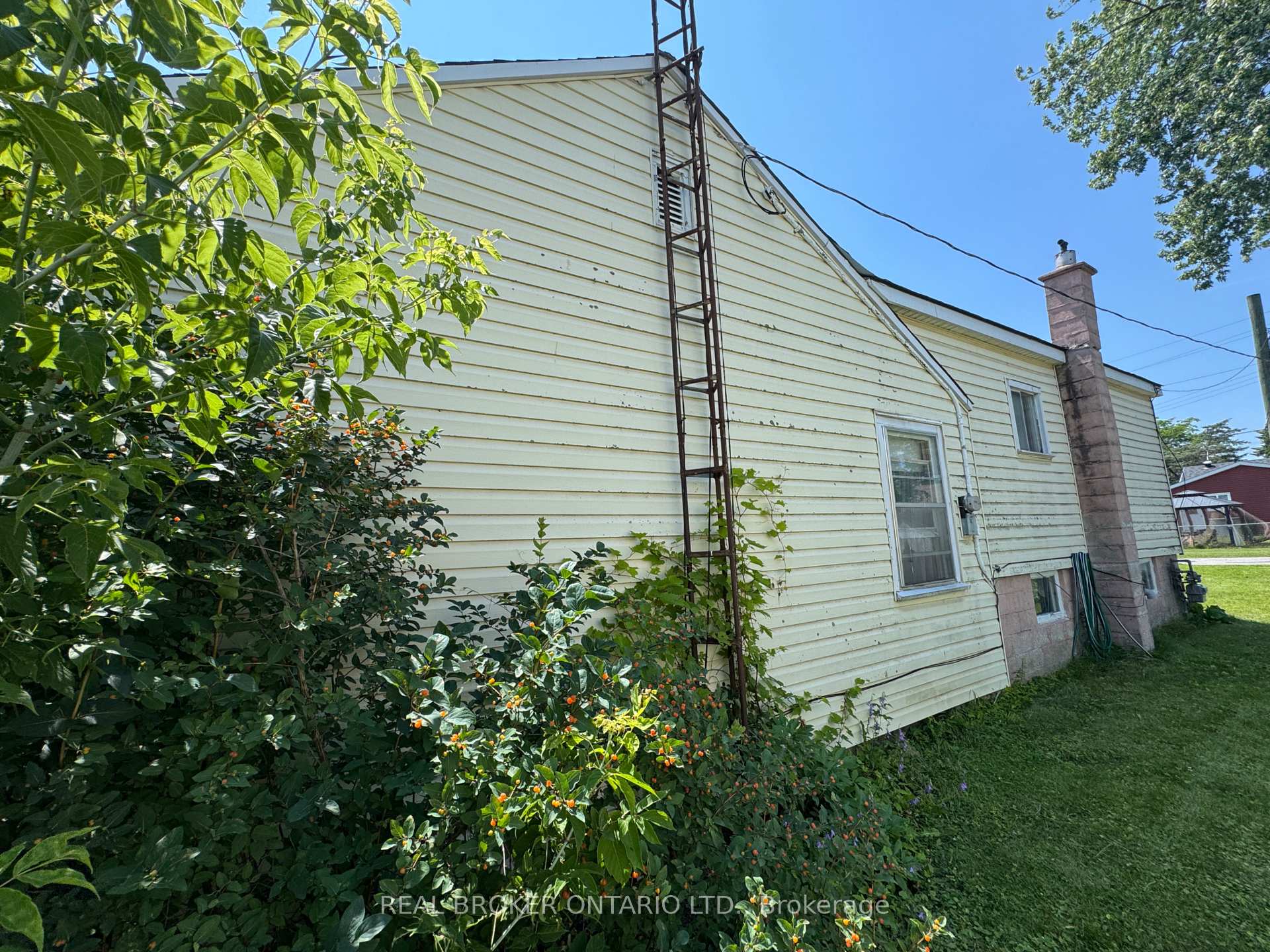 Photo 4 of 23 Churchill Crescent, Smiths Falls, Smiths Falls — HOMEH